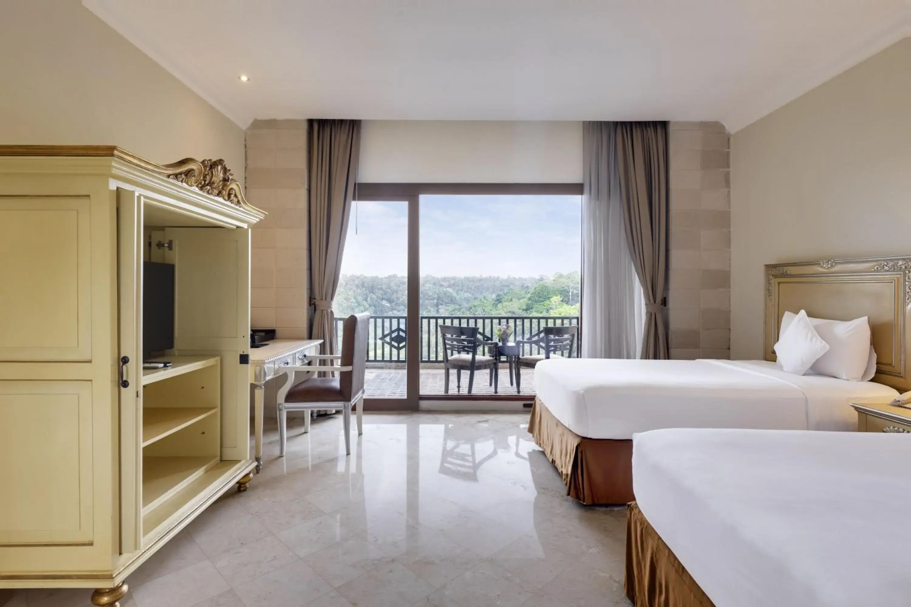 Bed in Rijasa Agung Resort and Villas