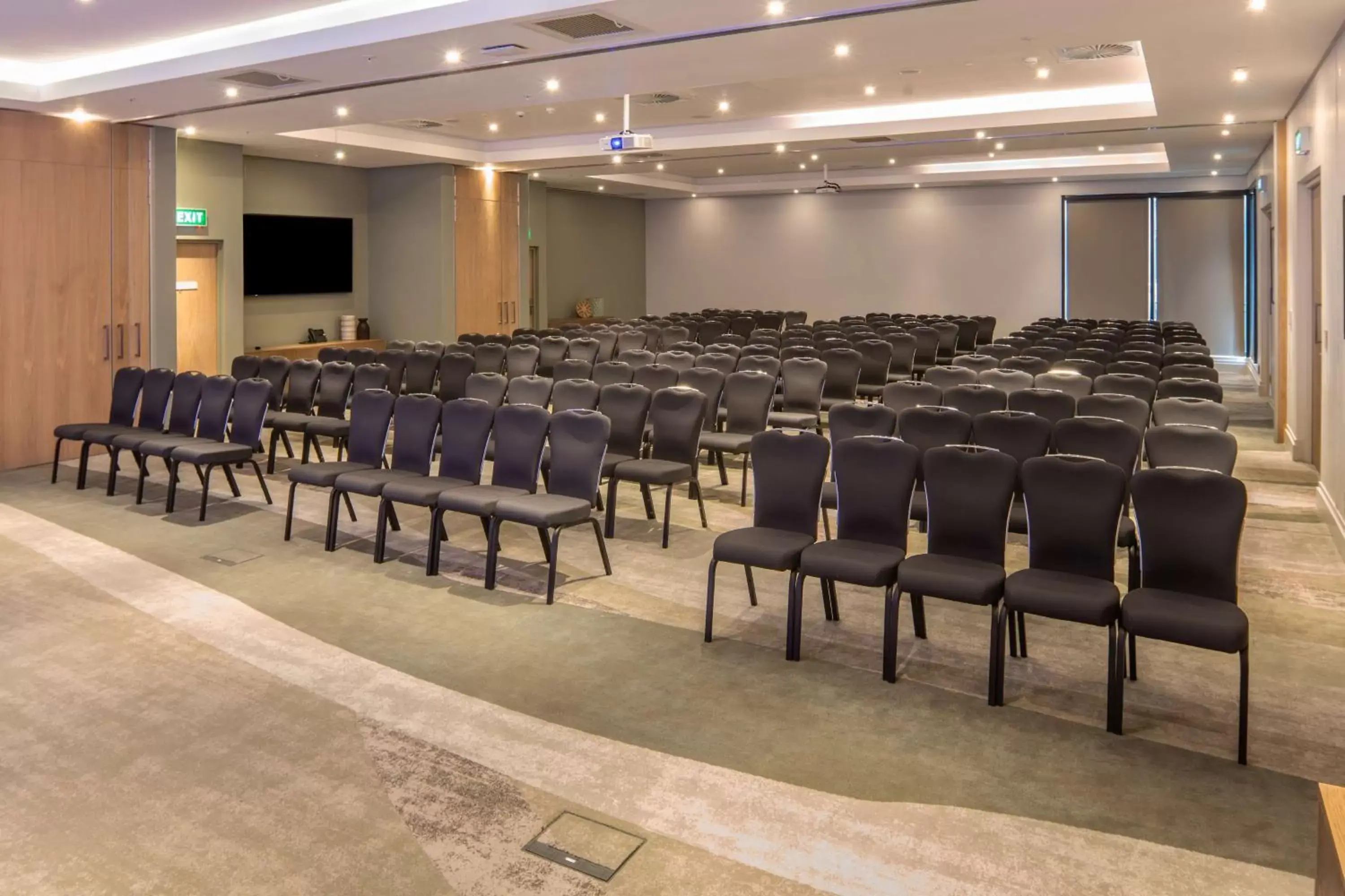 Meeting/conference room in Hilton Garden Inn Umhlanga Arch