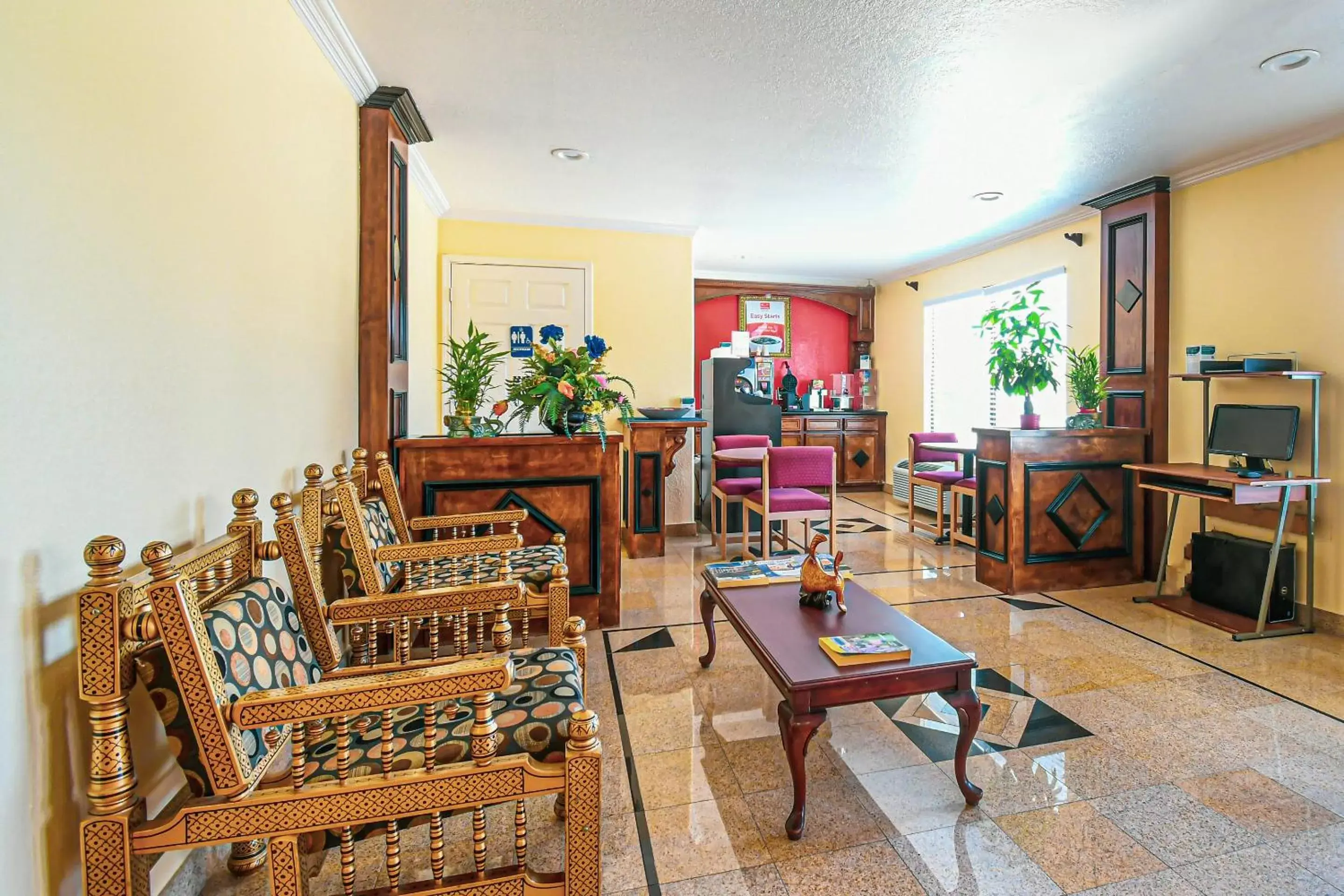 Lobby or reception in OYO Hotel Shenandoah Woodlands Mall