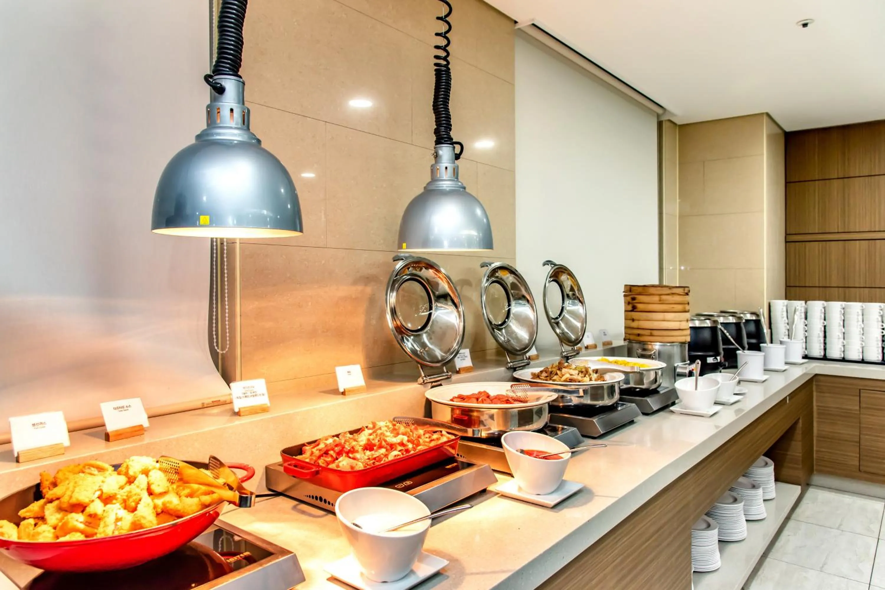 Restaurant/places to eat in Ramada by Wyndham Jeju City Hall