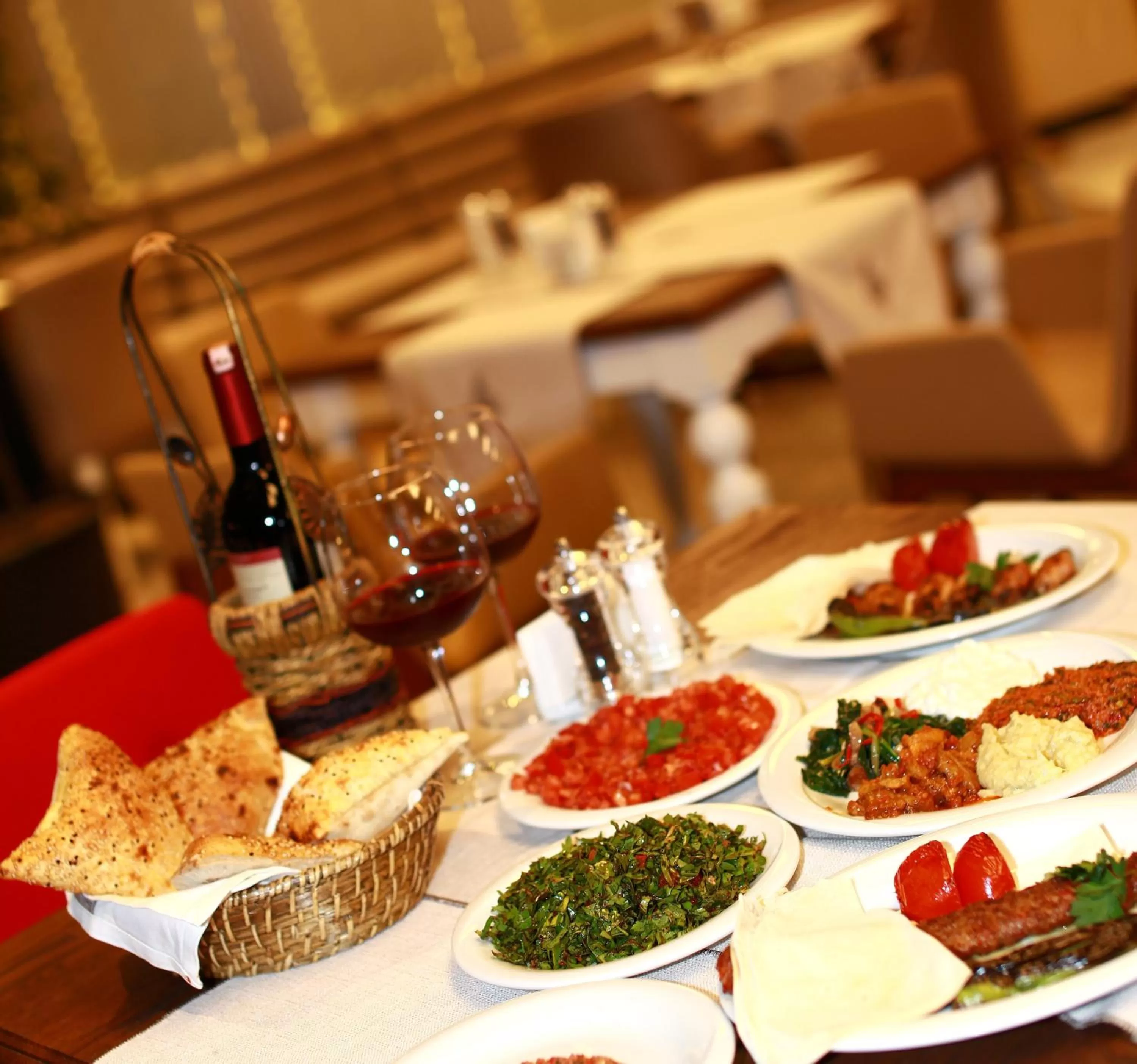 Food and drinks in Darkhill Hotel