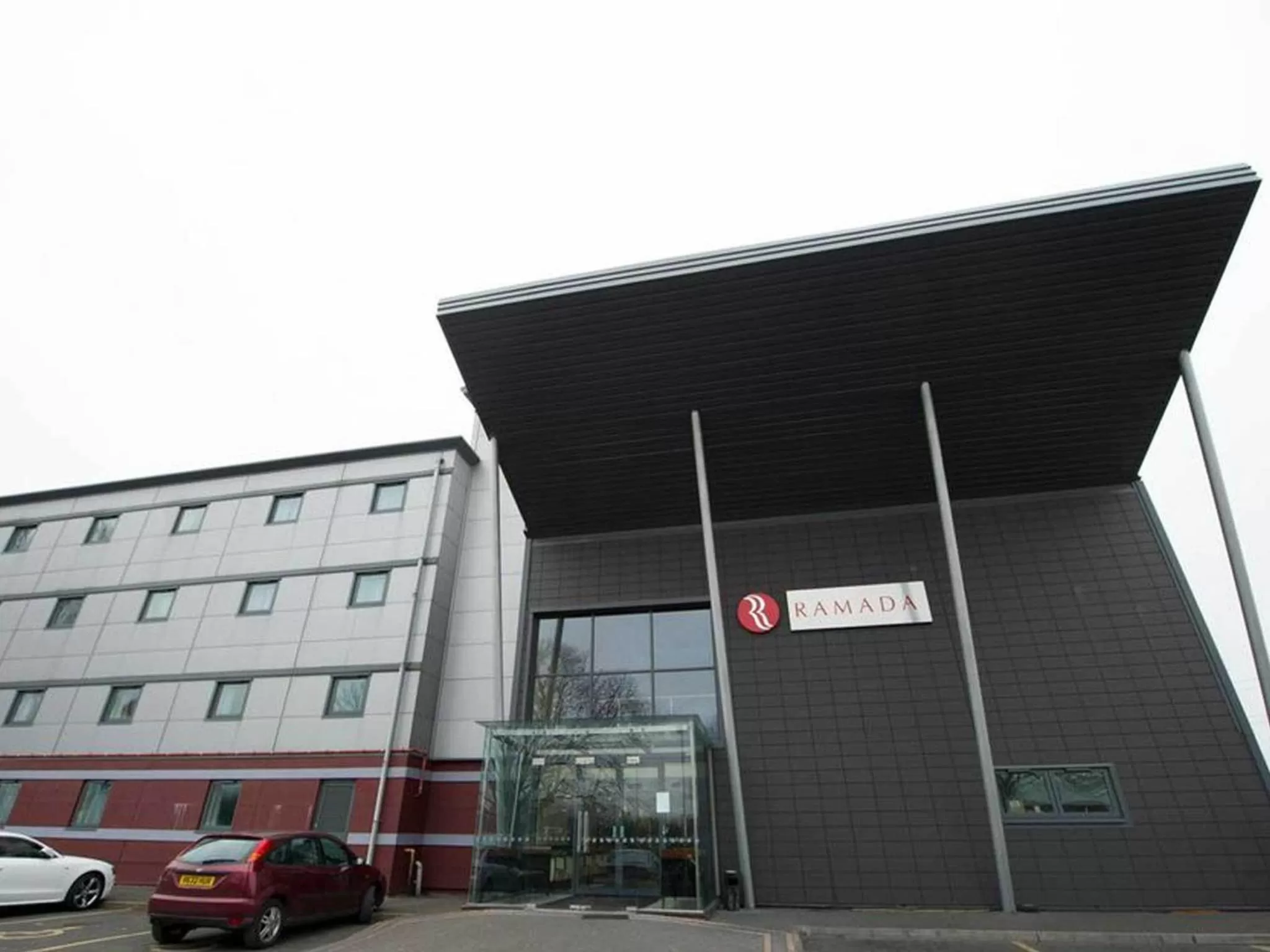 Facade/entrance in Ramada Birmingham Oldbury M5 J2