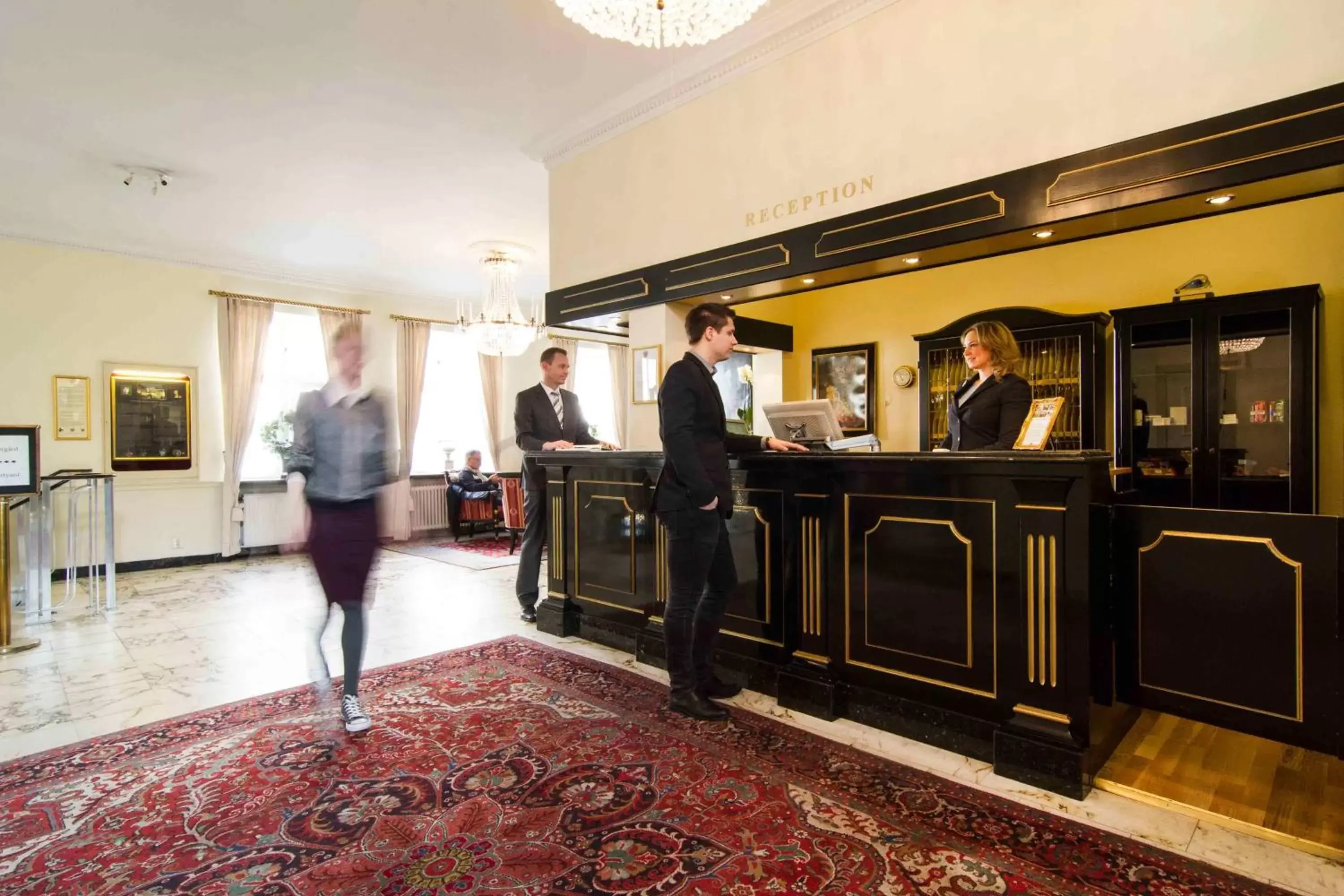 Lobby or reception in Mayfair Hotel Tunneln Lobby or reception in Mayfair Hotel Tunneln