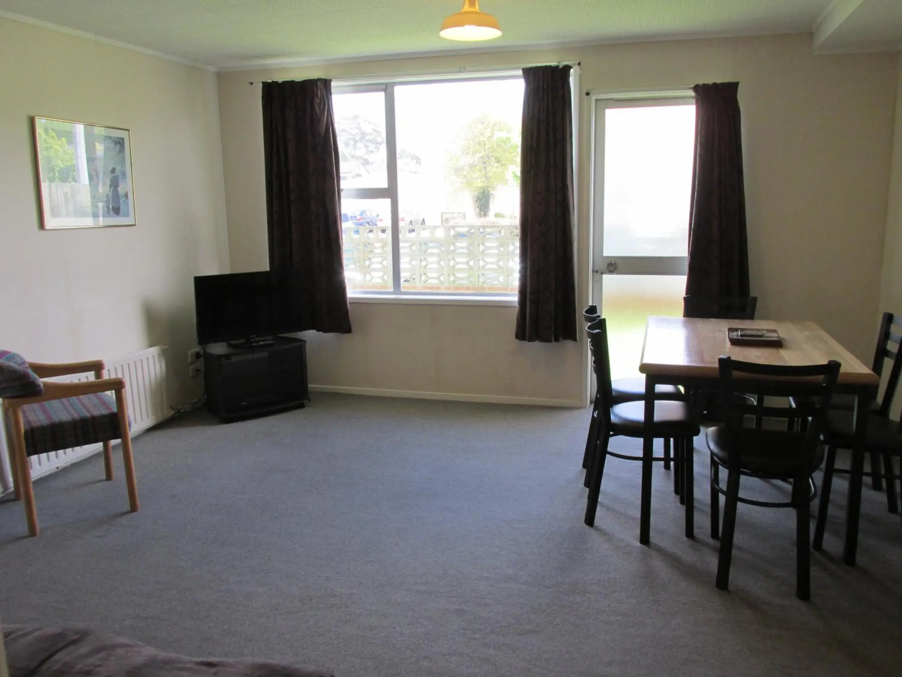 Living room, Dining Area in Kuirau Park Motor Lodge