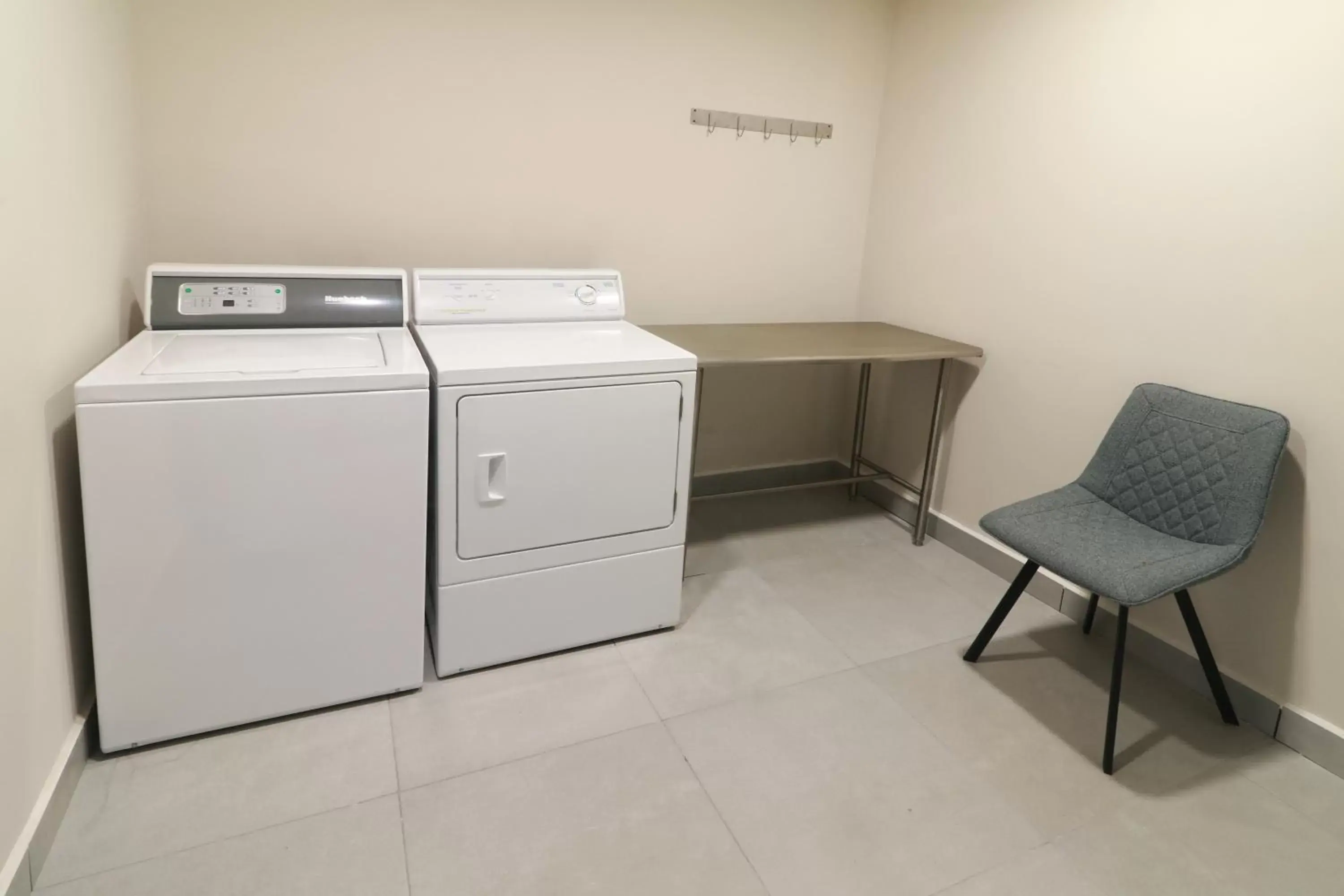 laundry, Kitchen/Kitchenette in Holiday Inn Express - Monterrey - Fundidora, an IHG Hotel