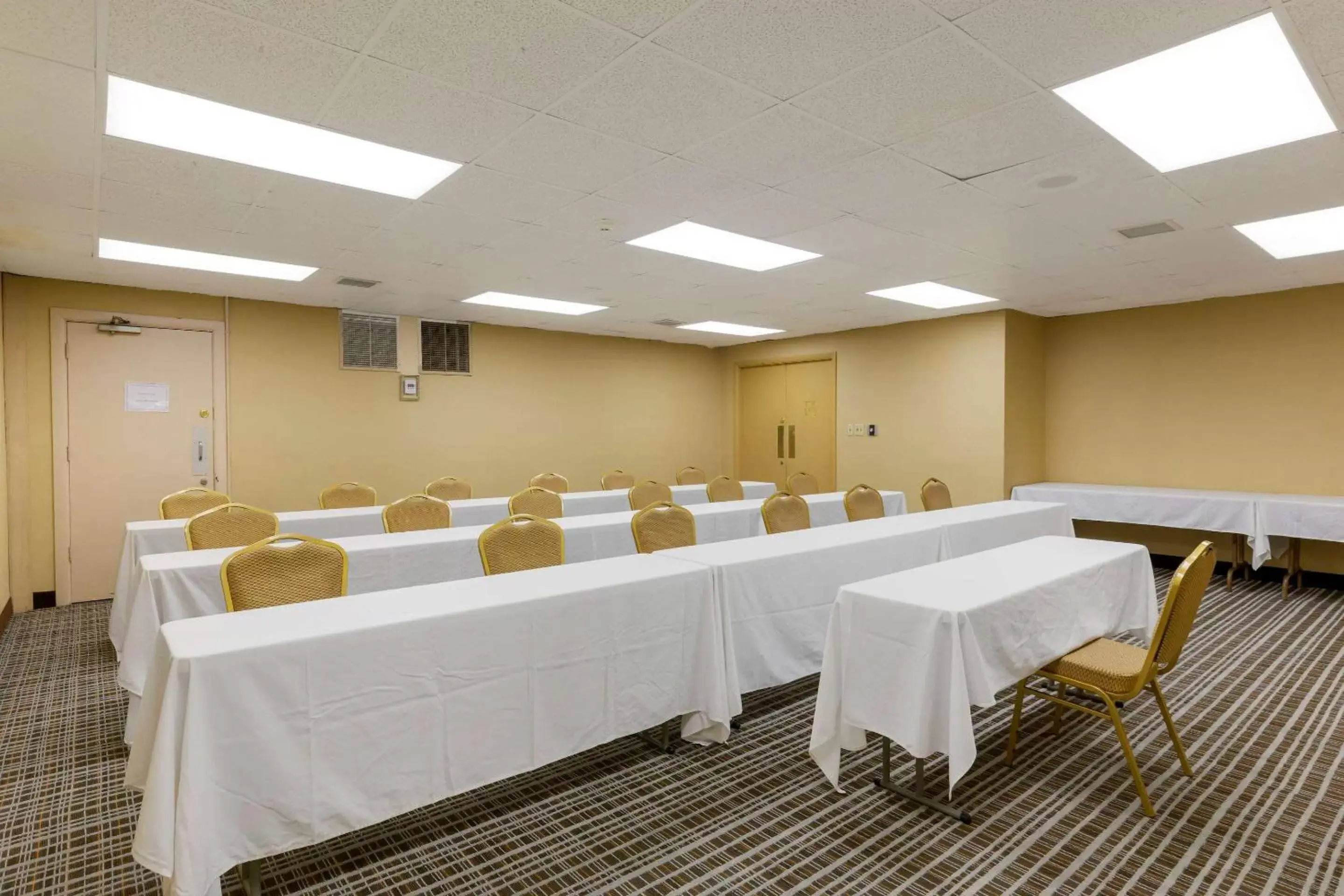 On site, Business Area/Conference Room in Quality Inn & Suites - Greensboro-High Point