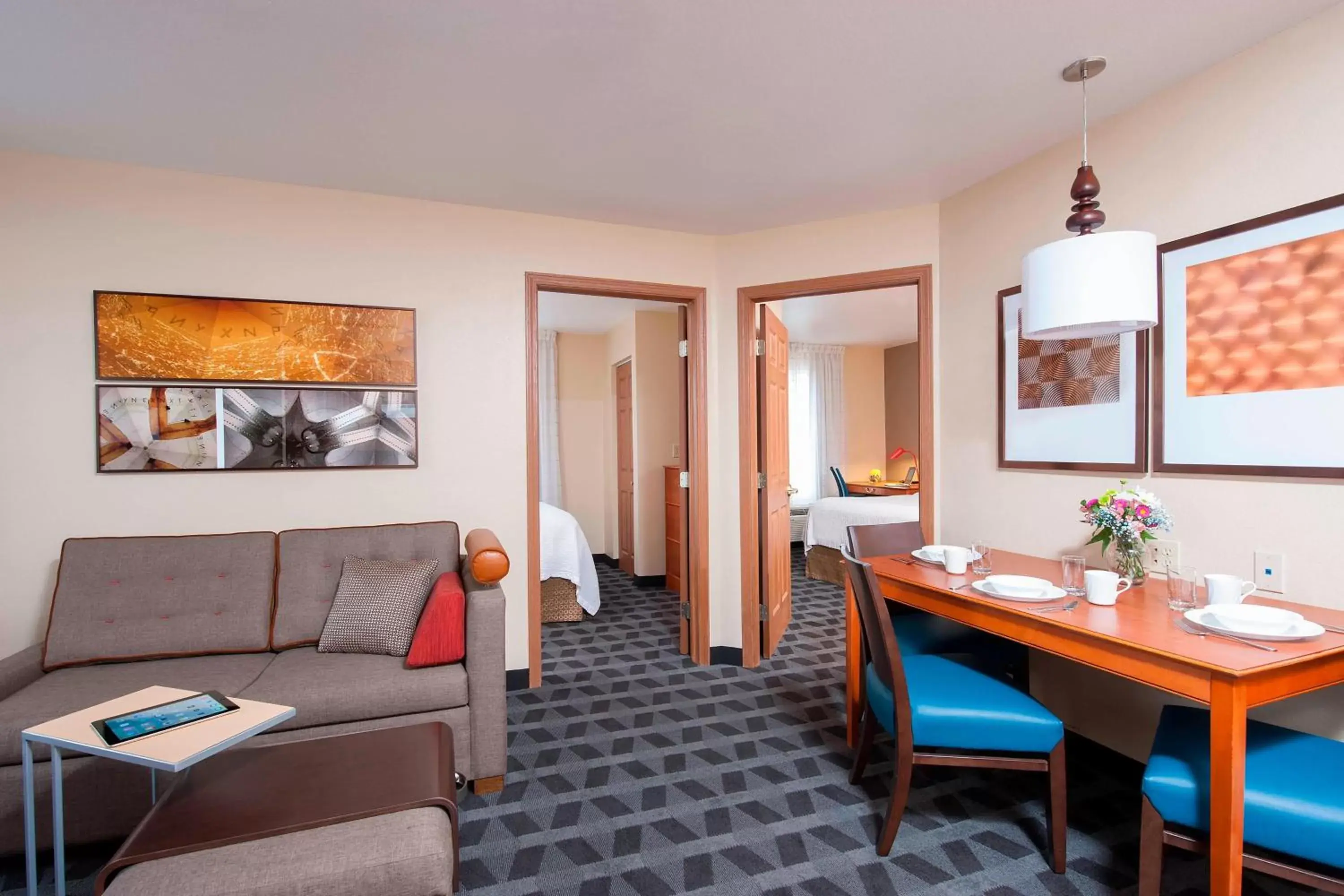 Bedroom, Seating Area in TownePlace Suites Indianapolis Park 100