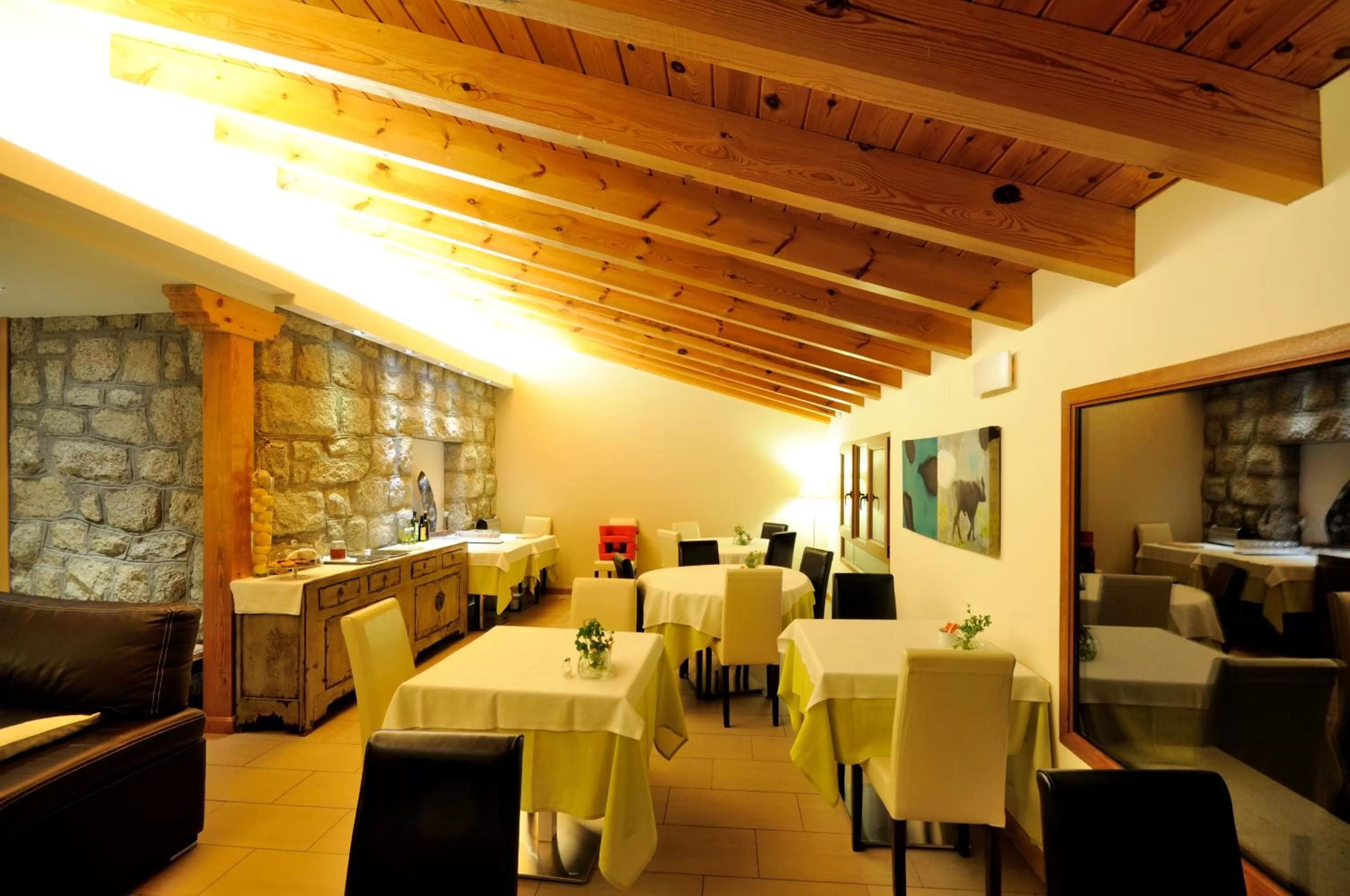 Restaurant/places to eat in Hotel Rural Las Rozuelas