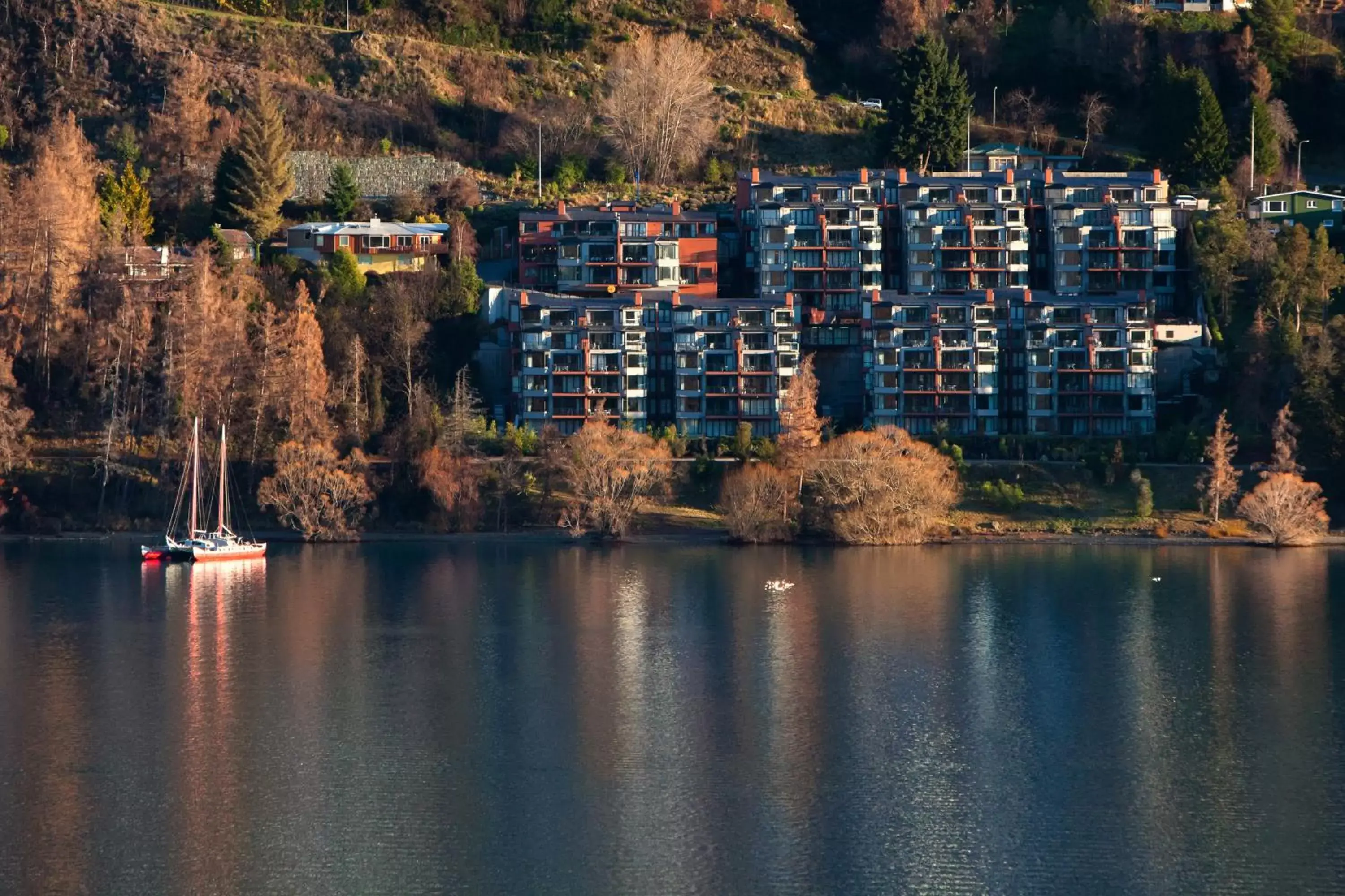 Neighbourhood, Bird's-eye View in Oaks Queenstown Shores Resort