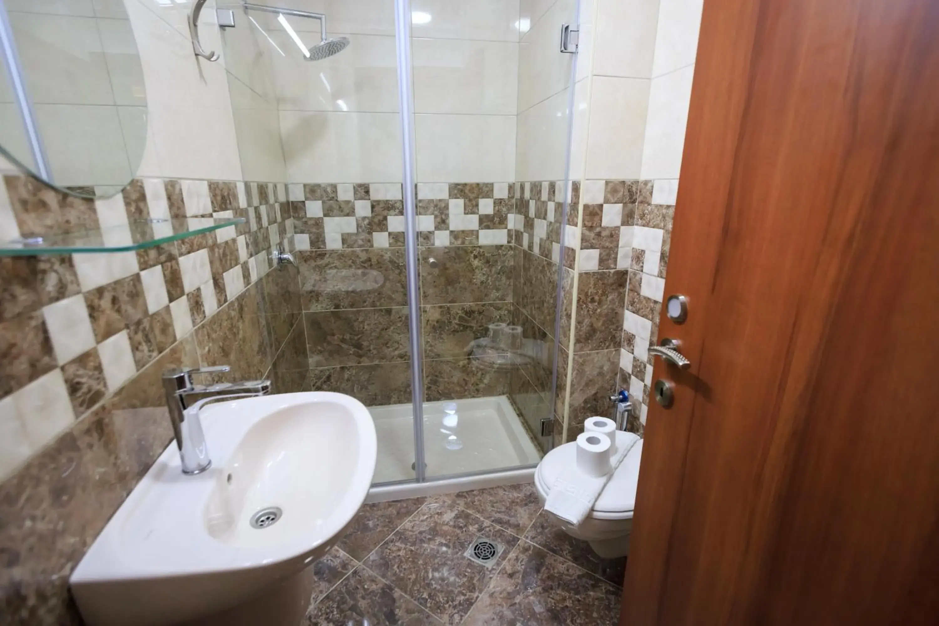 Bathroom in Hashimi Hotel