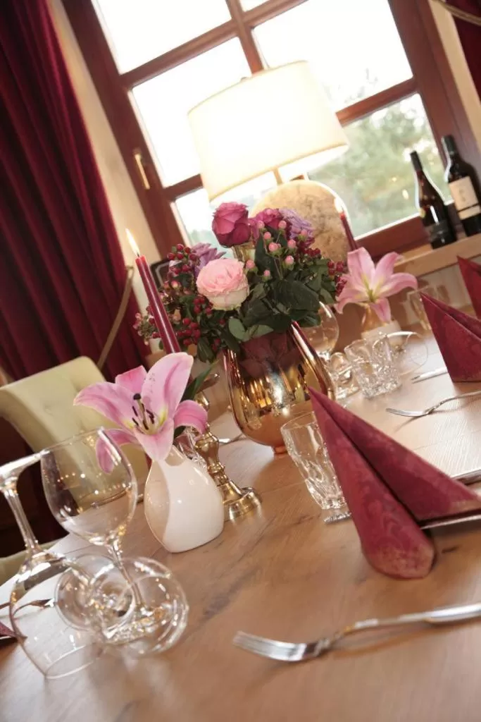 Restaurant/places to eat in Riverdam Boutique Hotel