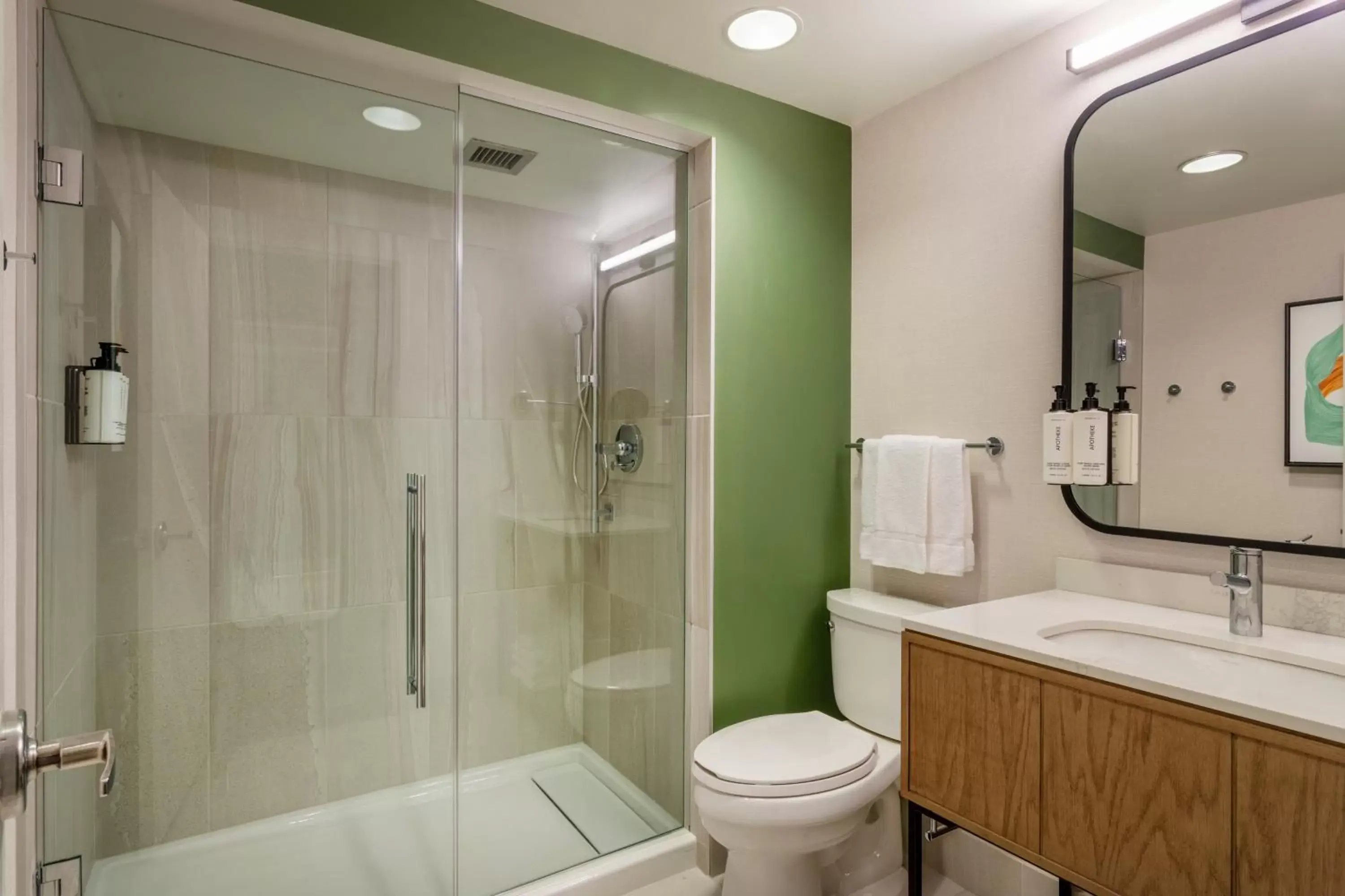 Shower, Bathroom in voco - Chicago Downtown, an IHG Hotel