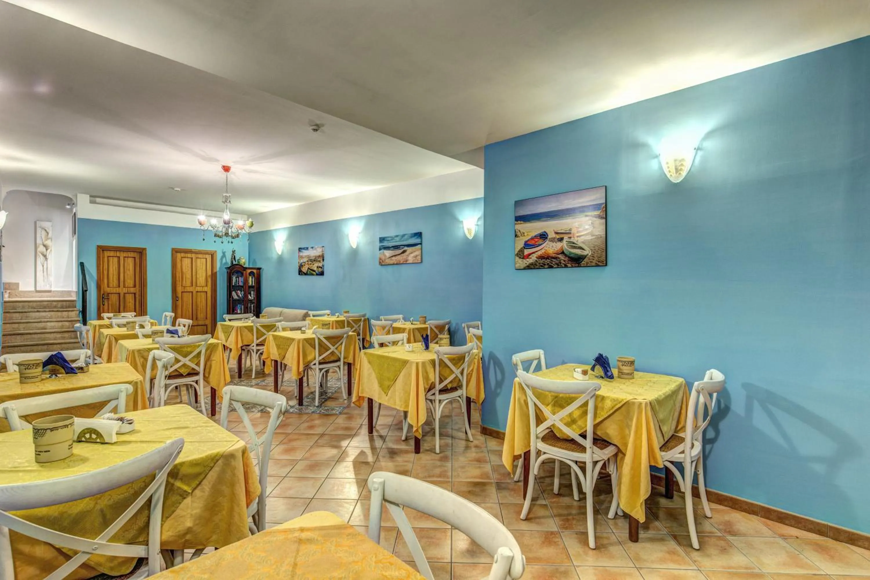Restaurant/places to eat in Hotel Nice