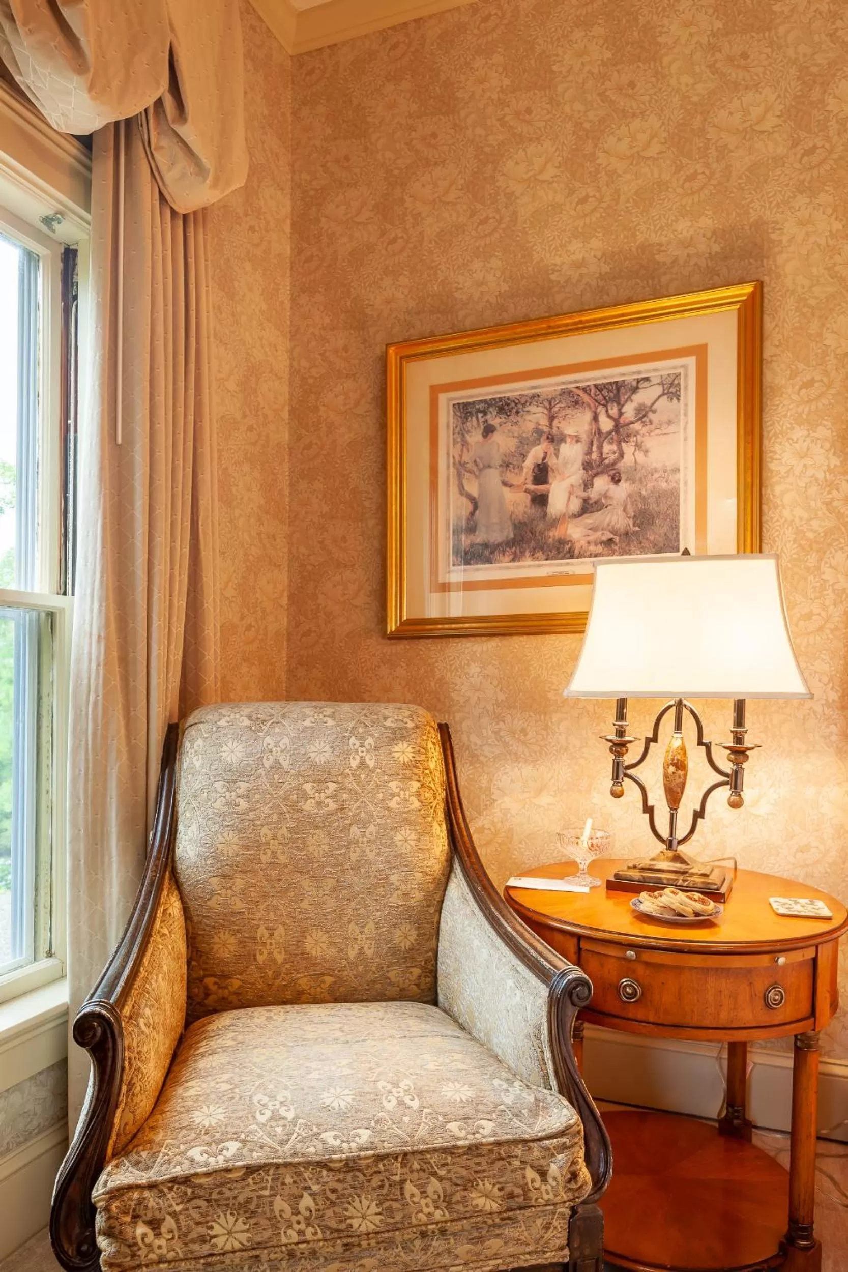 Seating Area in Ivy Lodge