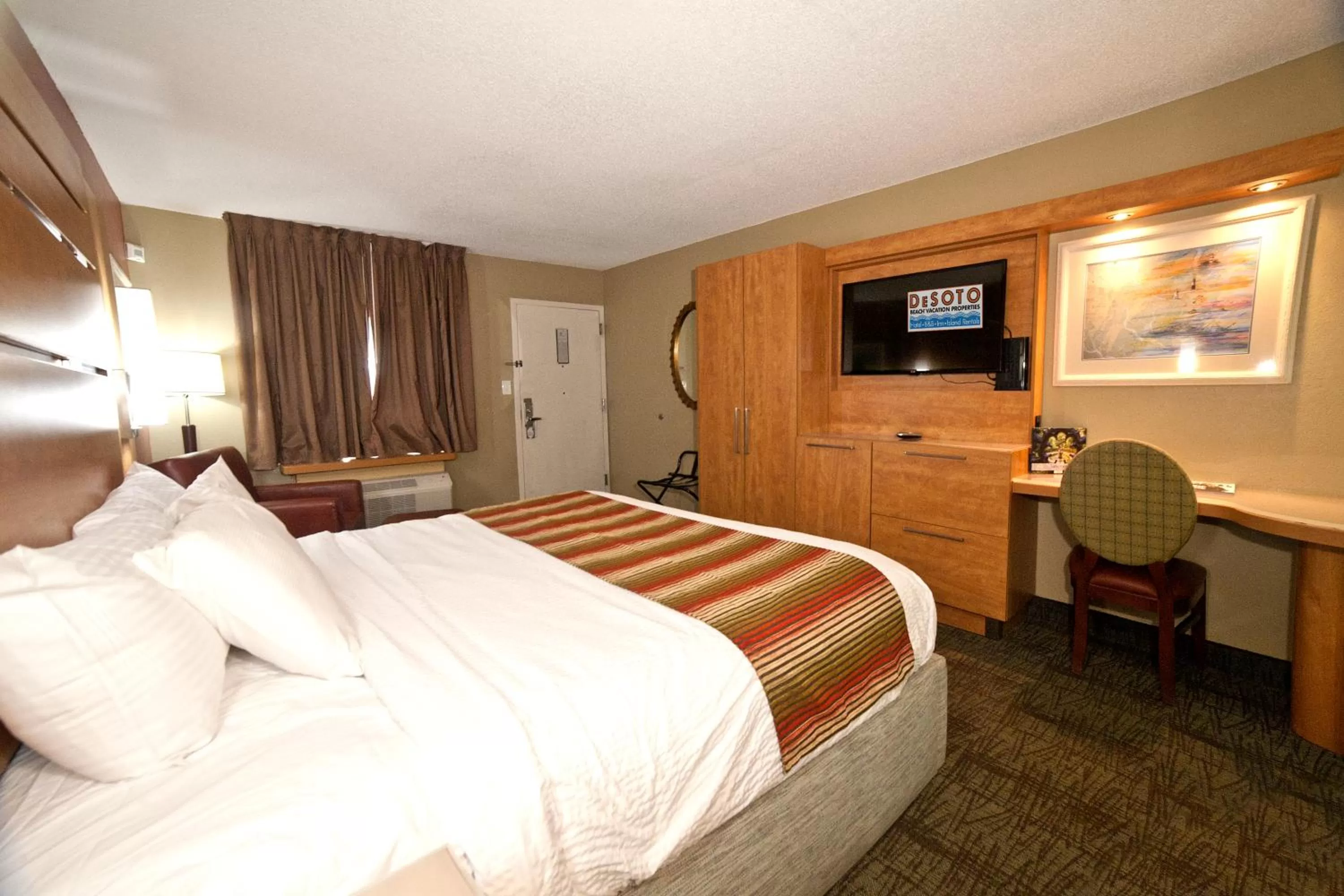 Bedroom, Bed in DeSoto Beach Hotel