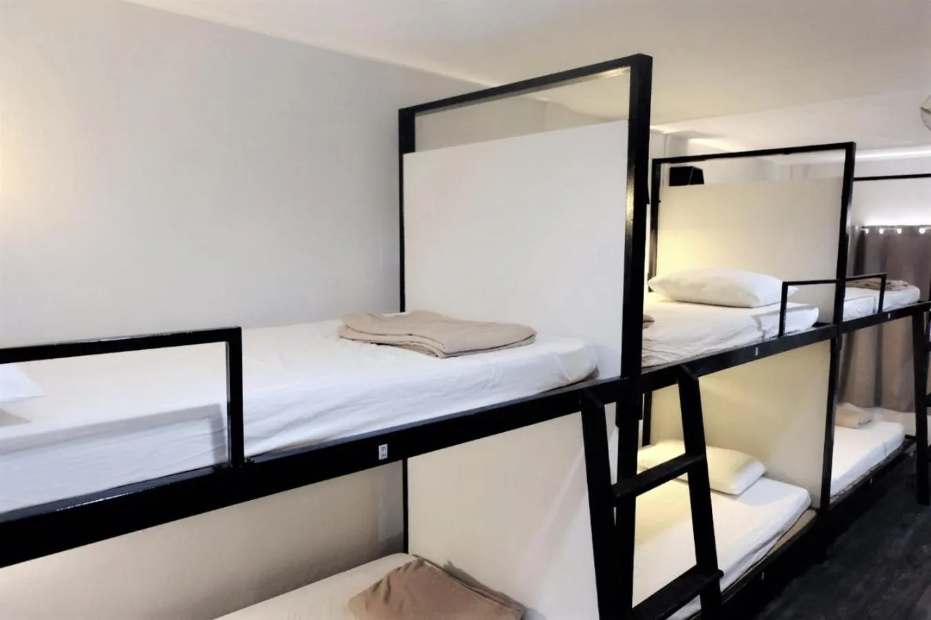 bunk bed, Bed in Bangkok Nomad Hostel