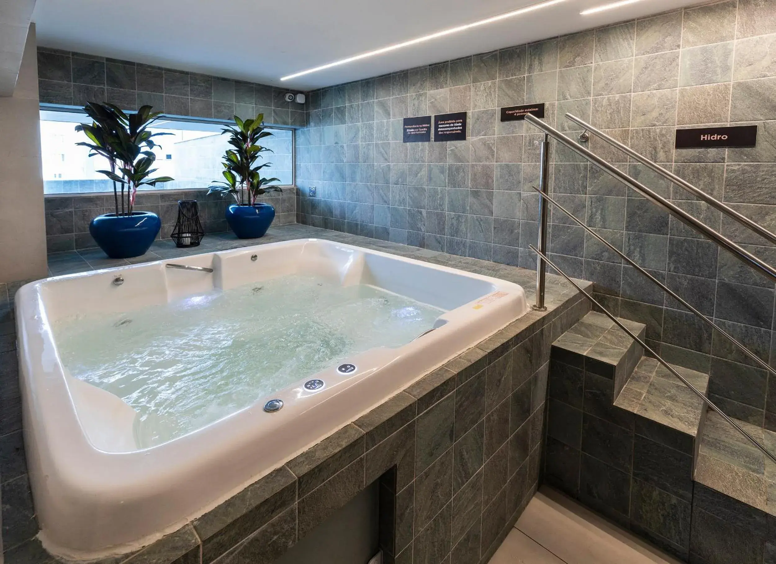 Hot Tub, Bathroom in Sibara Flat Hotel & Convencoes