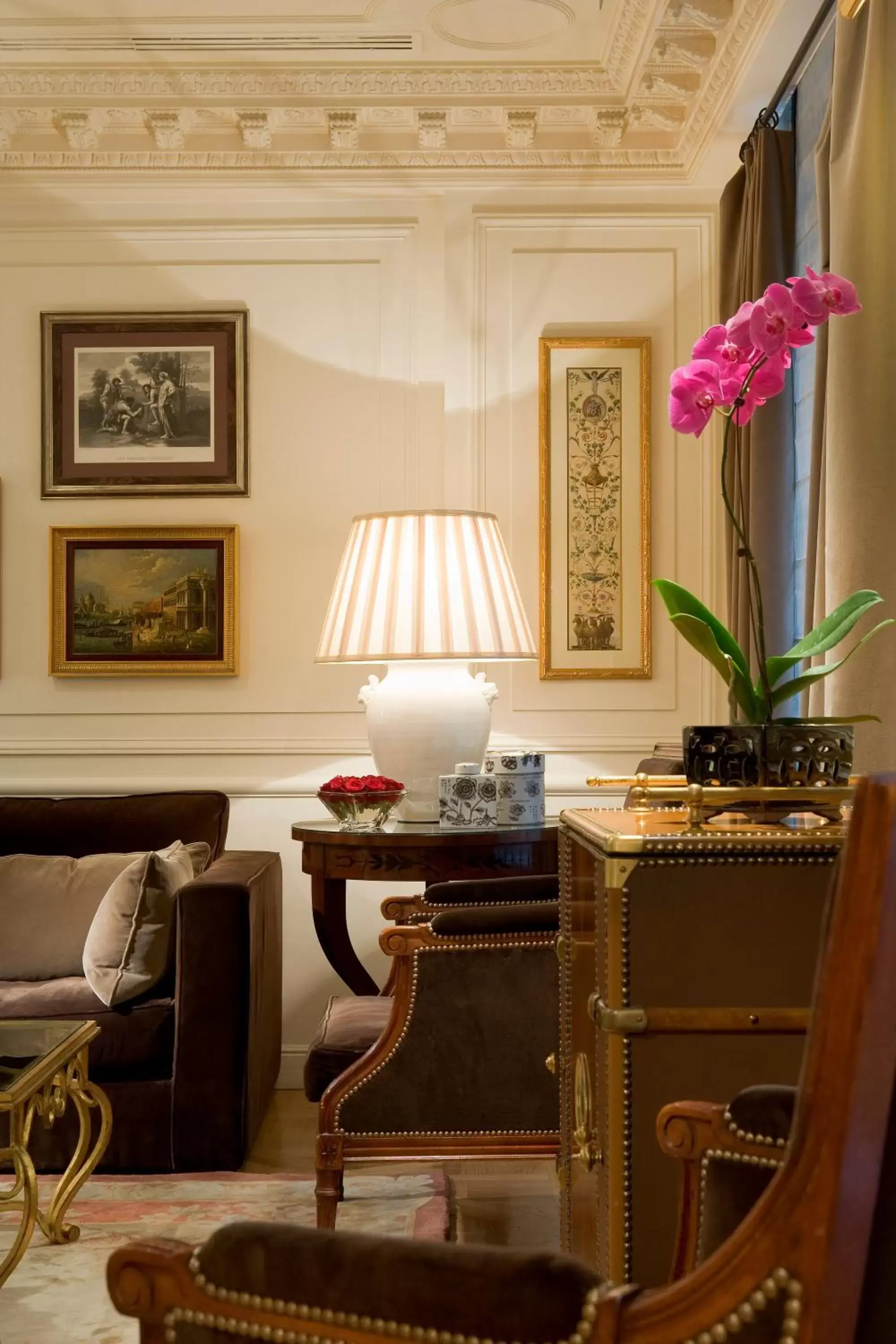 Lobby or reception in Francois 1er Lobby or reception in Francois 1er