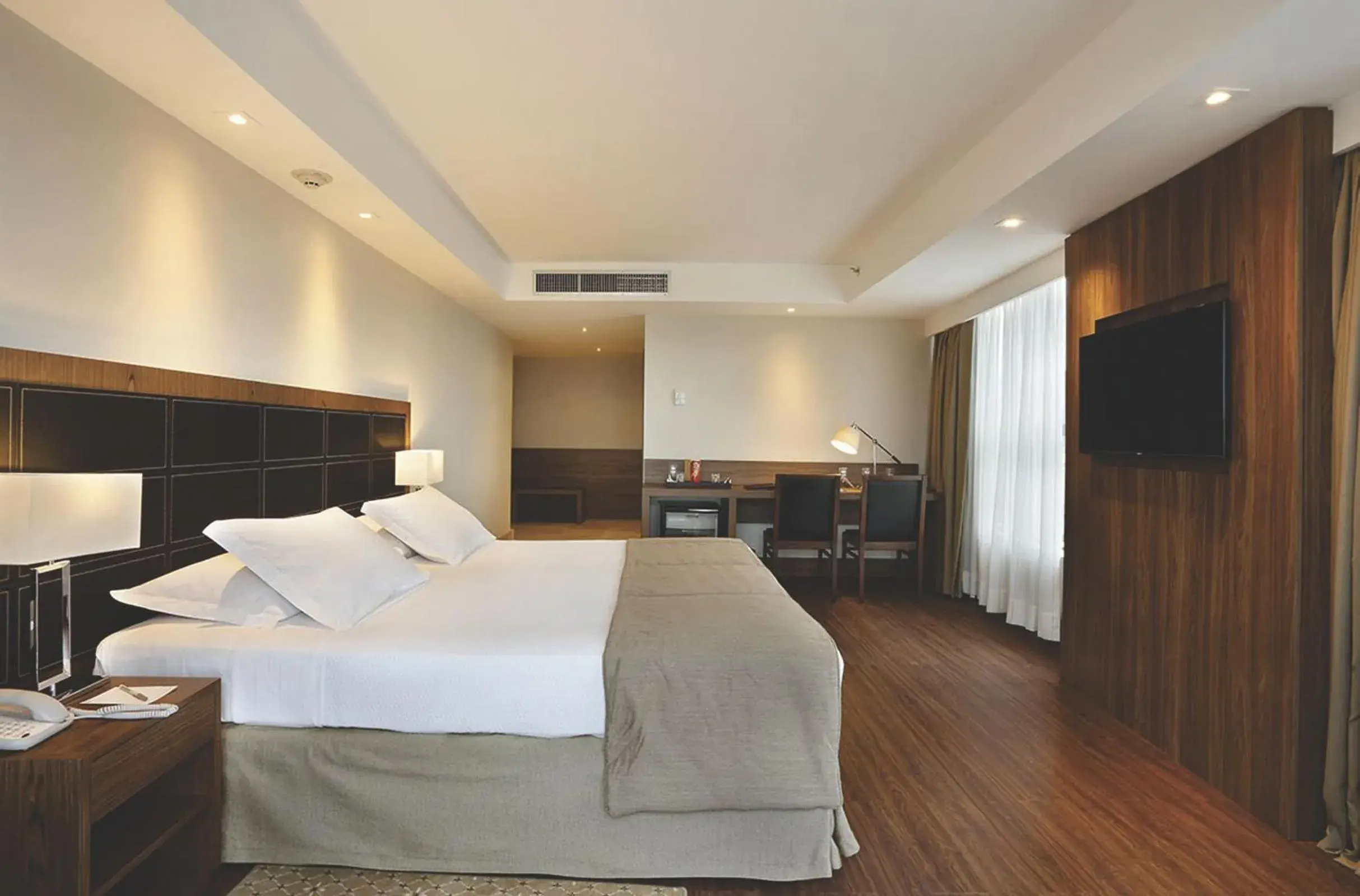 Photo of the whole room, Bed in Windsor Oceanico Hotel Photo of the whole room, Bed in Windsor Oceanico Hotel