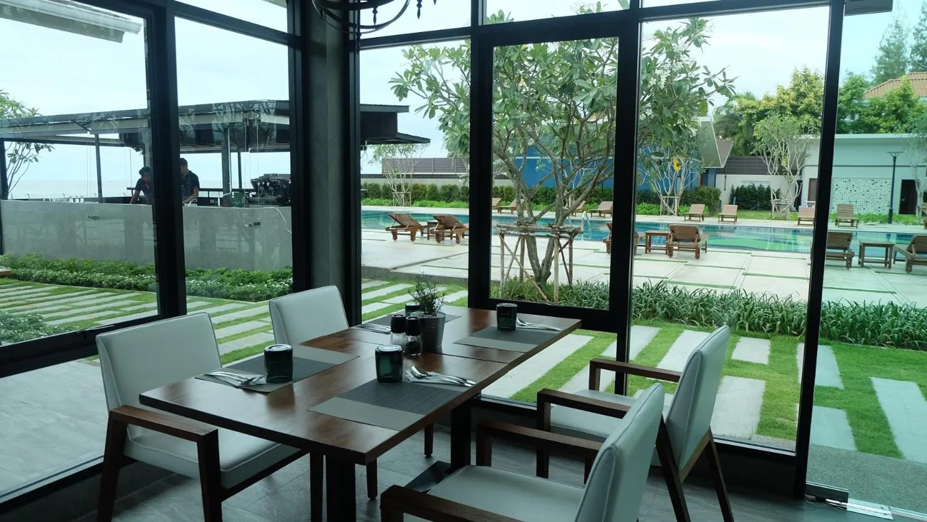 Restaurant/places to eat in Coral Tree Villa Huahin