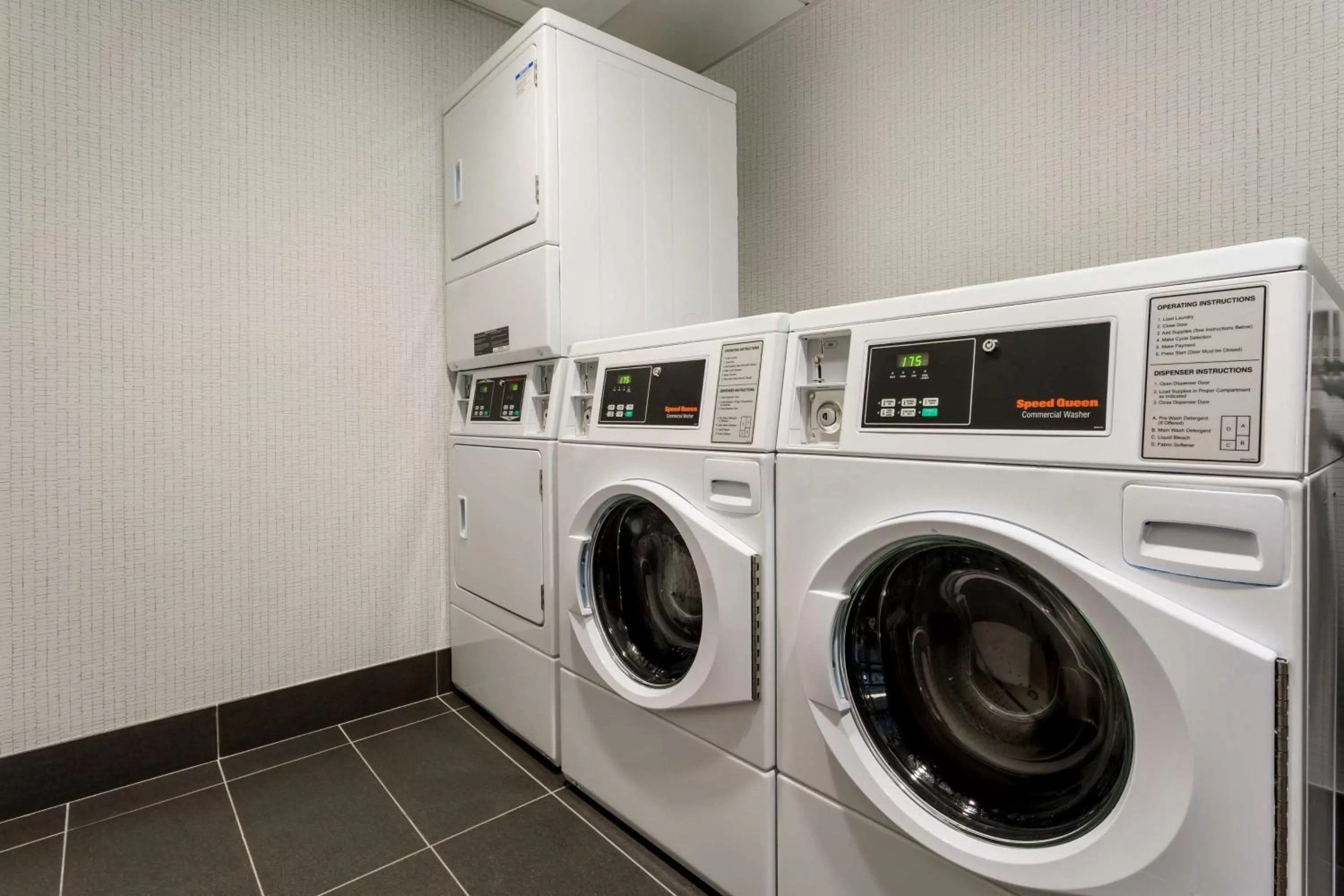 Property building in Hampton Inn & Suites Santa Monica