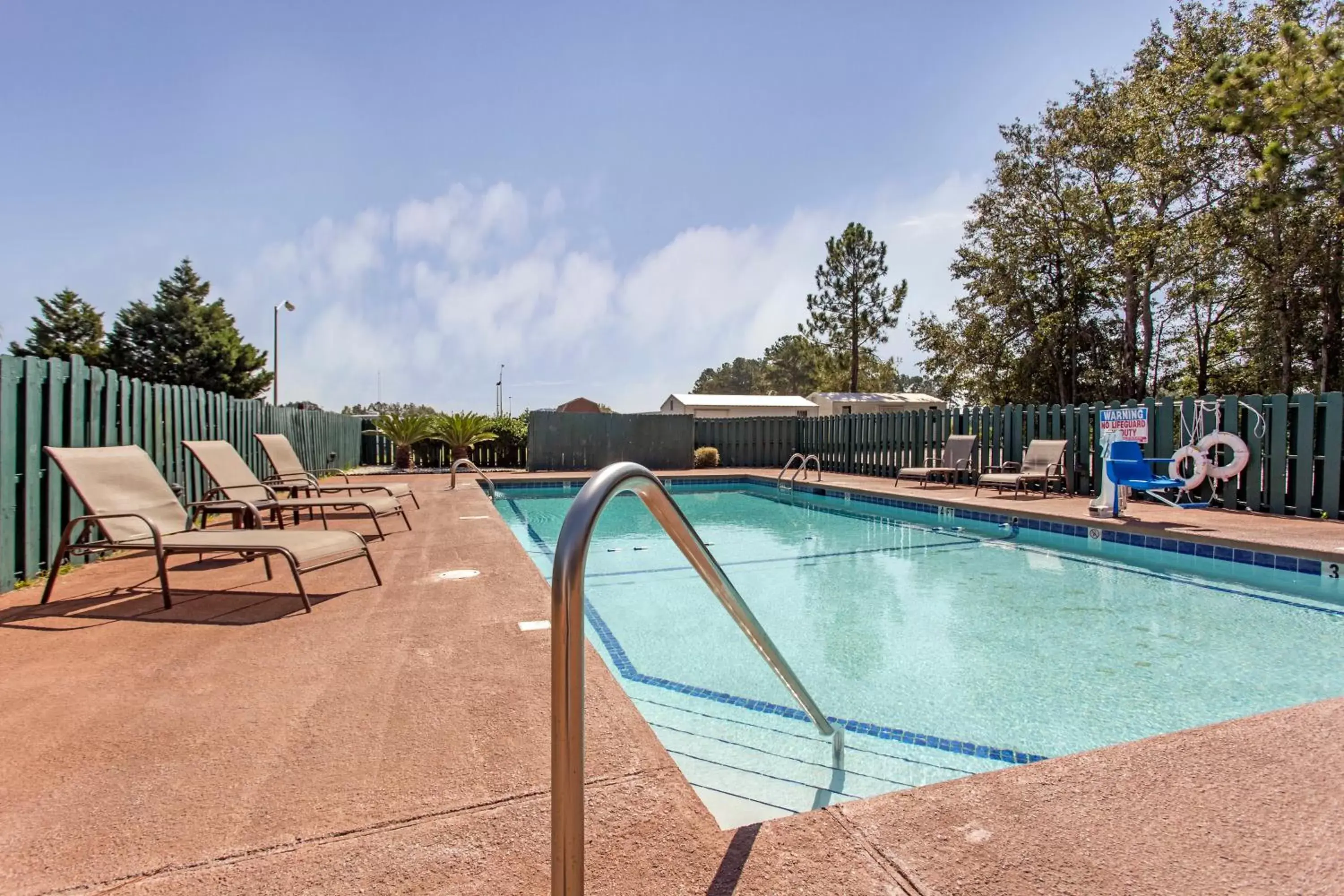 Swimming Pool in Quality Inn & Suites Vidalia