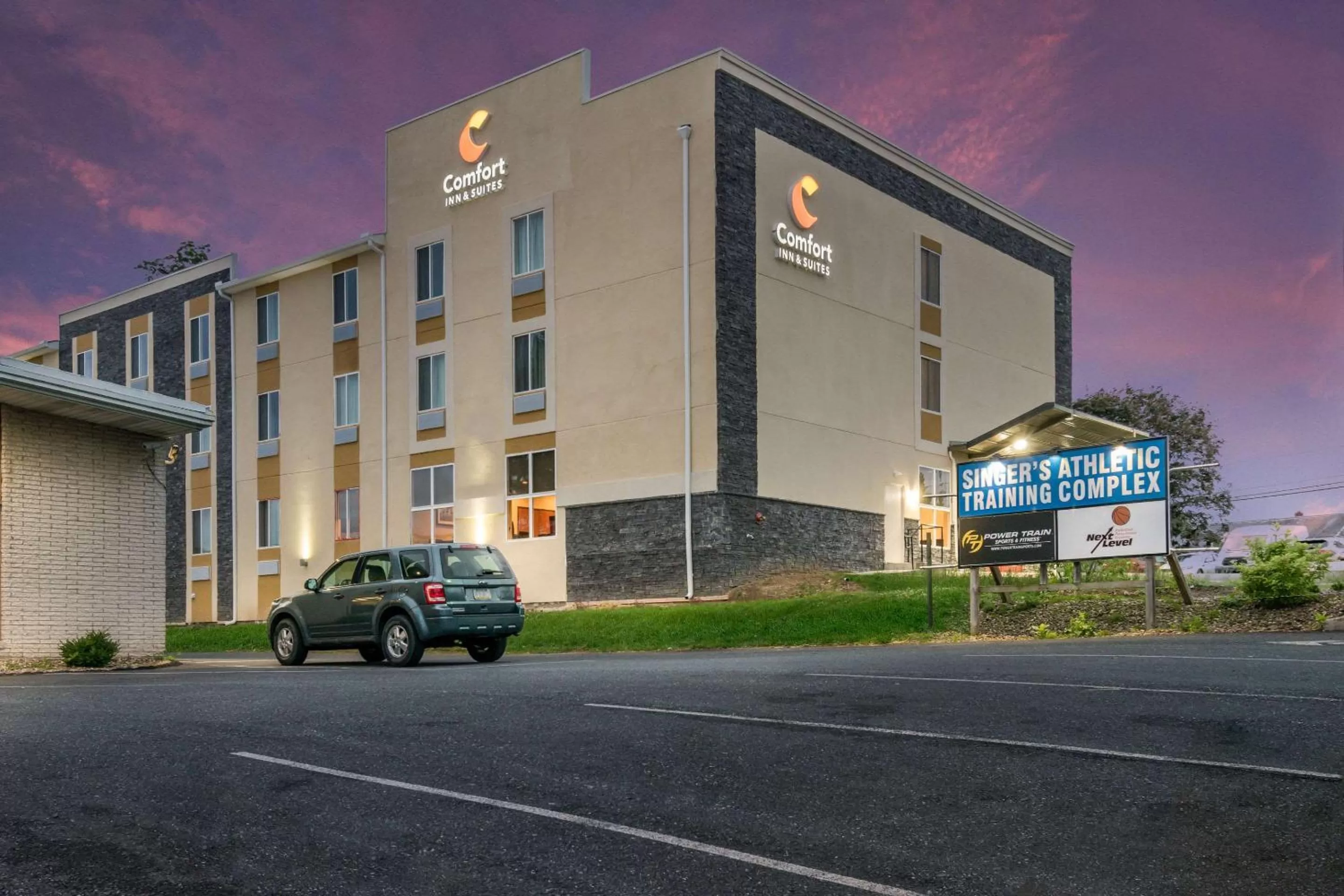 Property building in Comfort Inn & Suites Harrisburg - Hershey West