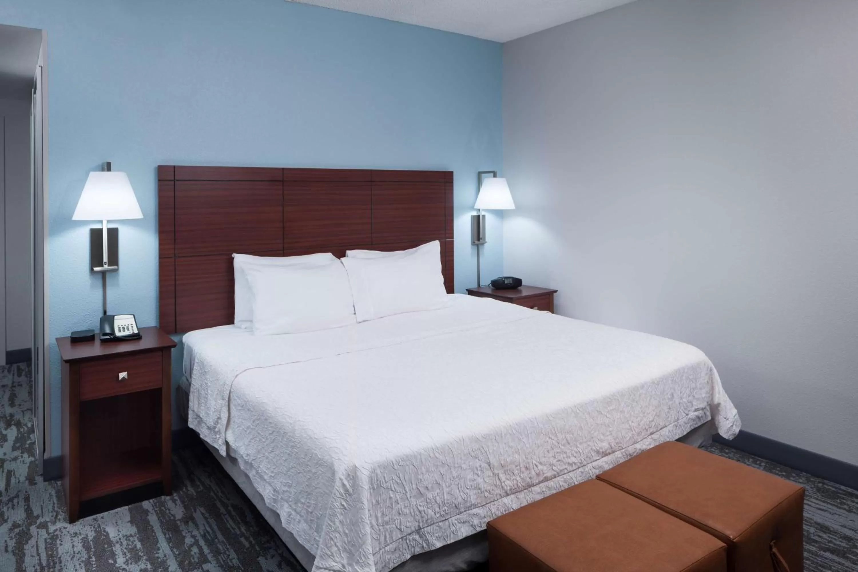 Bed in Hampton Inn & Suites Oklahoma City-Bricktown