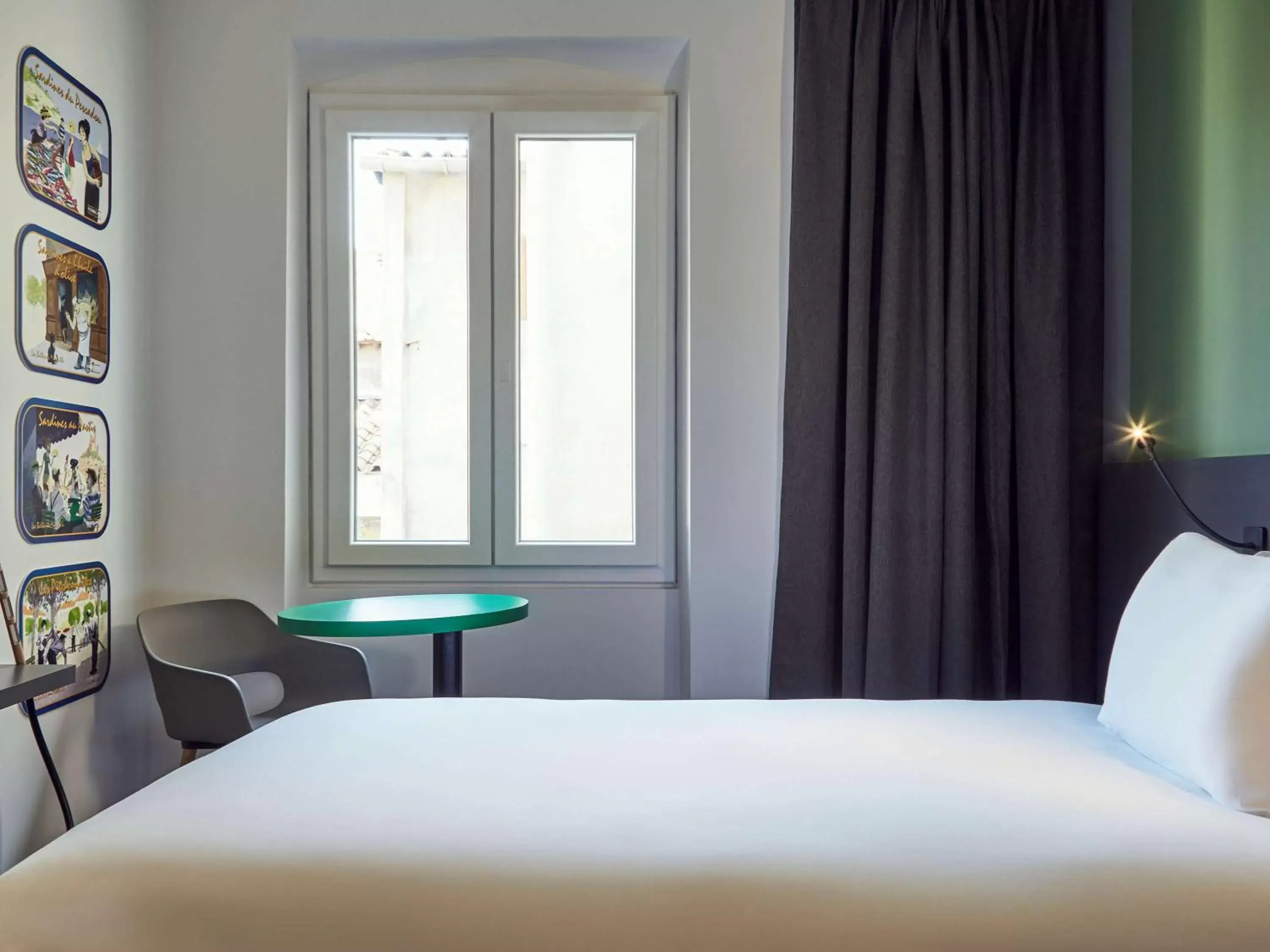 Photo of the whole room, Bed in ibis Styles Marseille Vieux Port