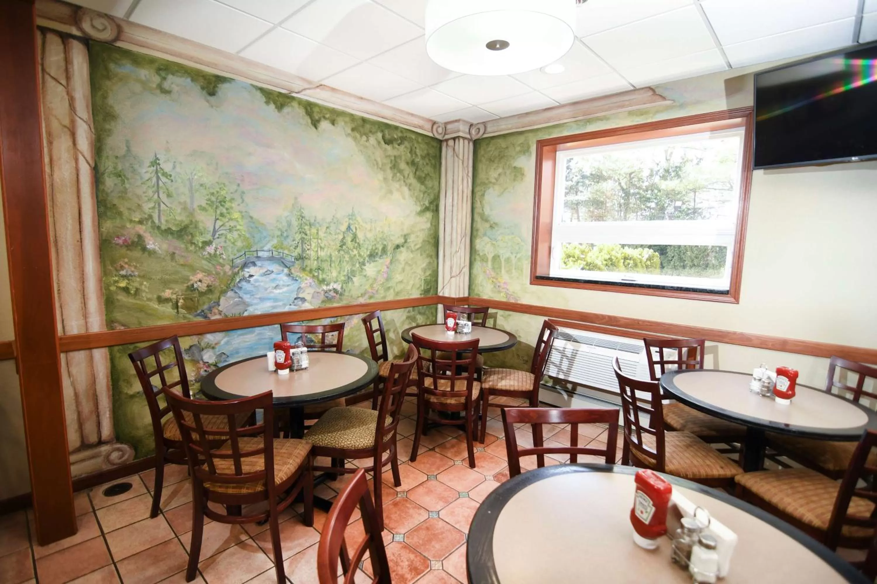 Restaurant/places to eat in Best Western Plus Sandusky Hotel & Suites