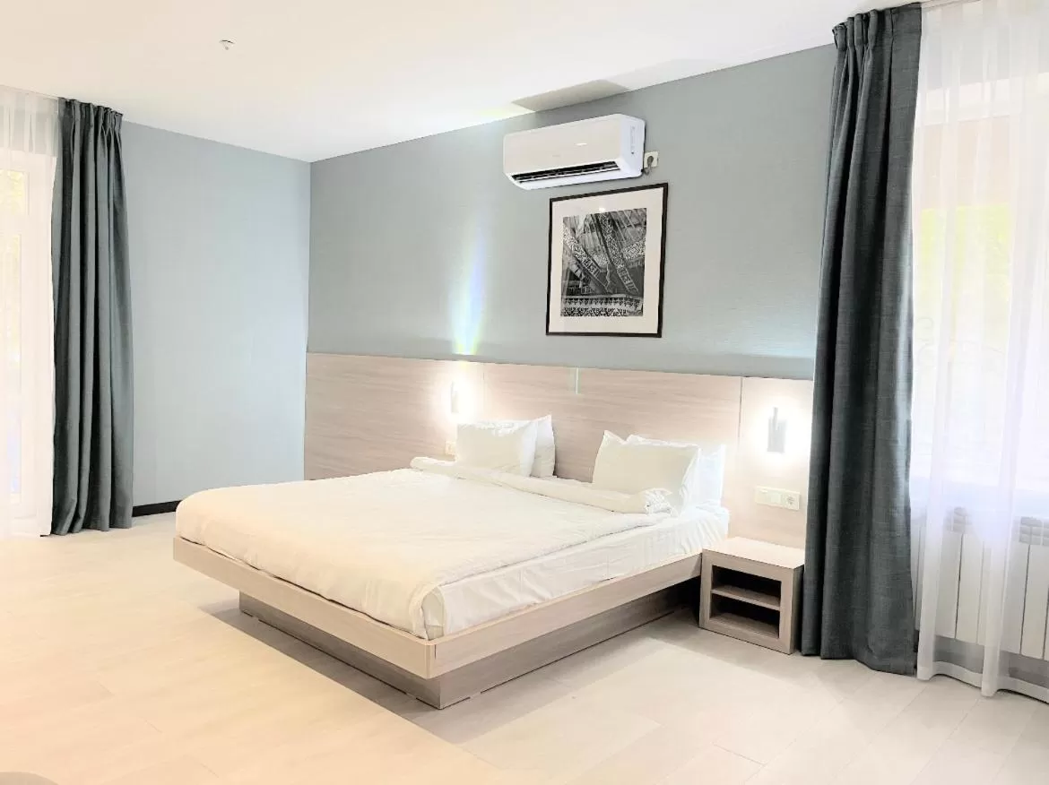 Photo of the whole room, Bed in Resident Hotel Gogol