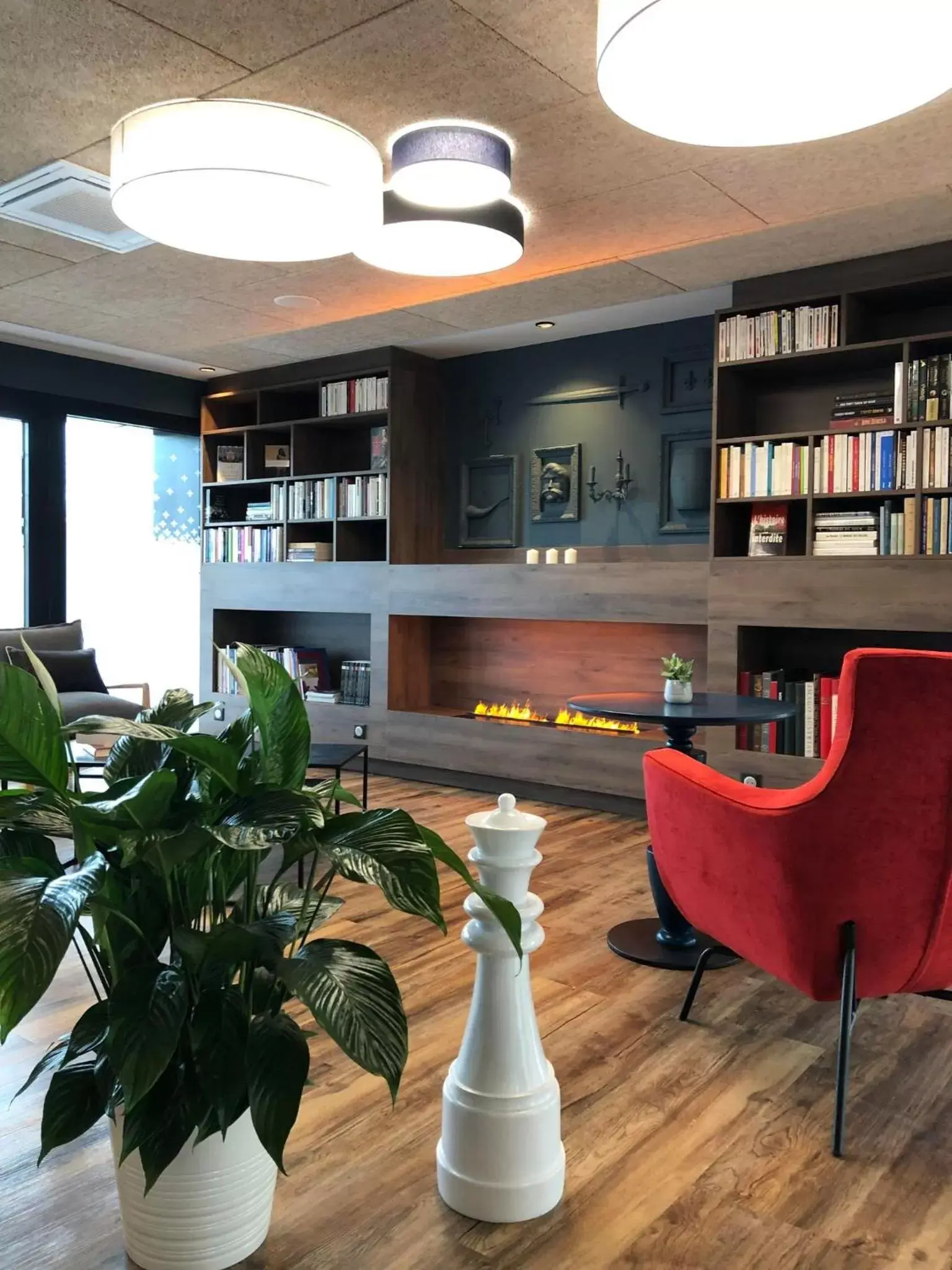 Lounge or bar, Lobby/Reception in Best Western Plus Le Conquerant Rouen Nord