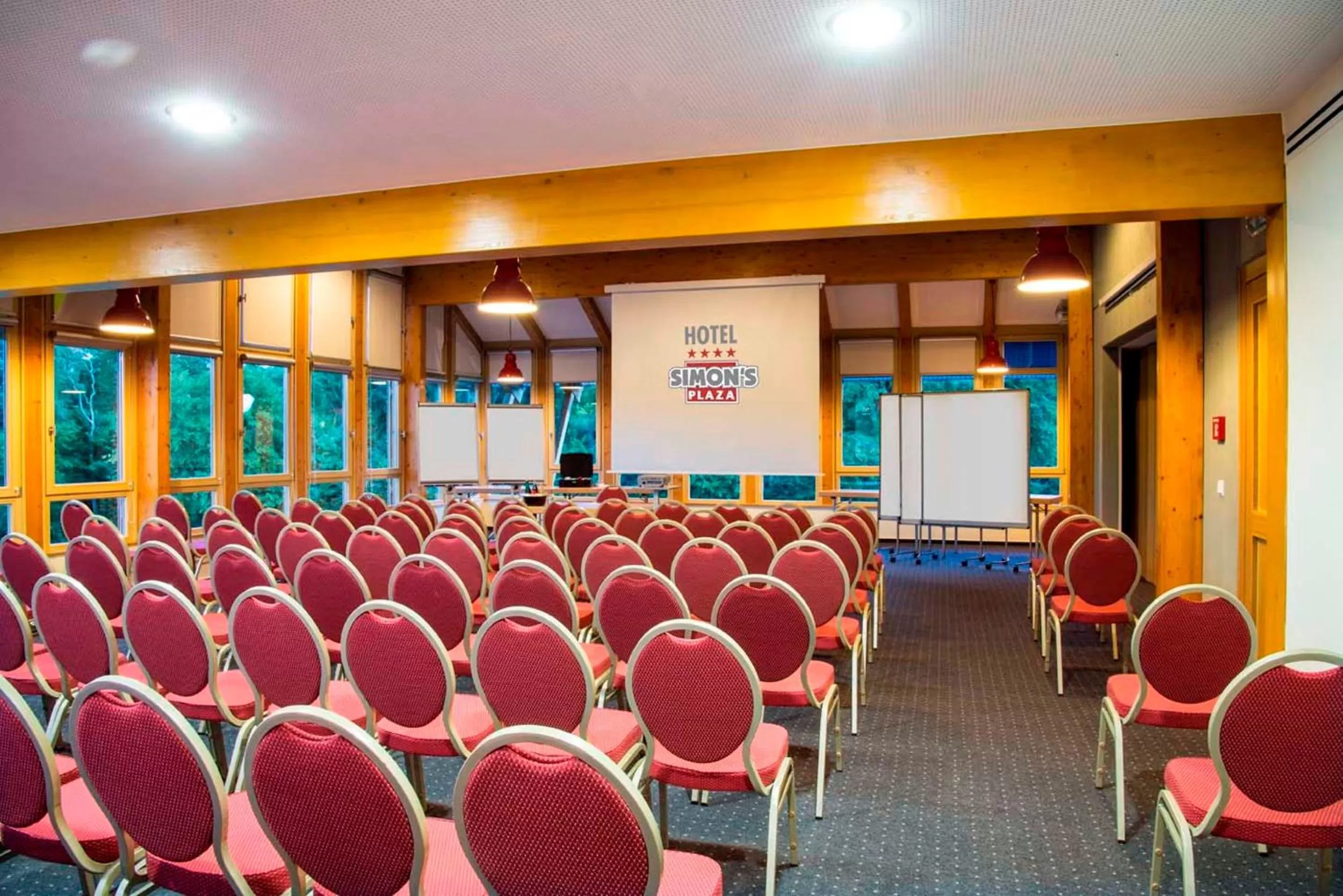 Business facilities in Hotel Simon's Plaza