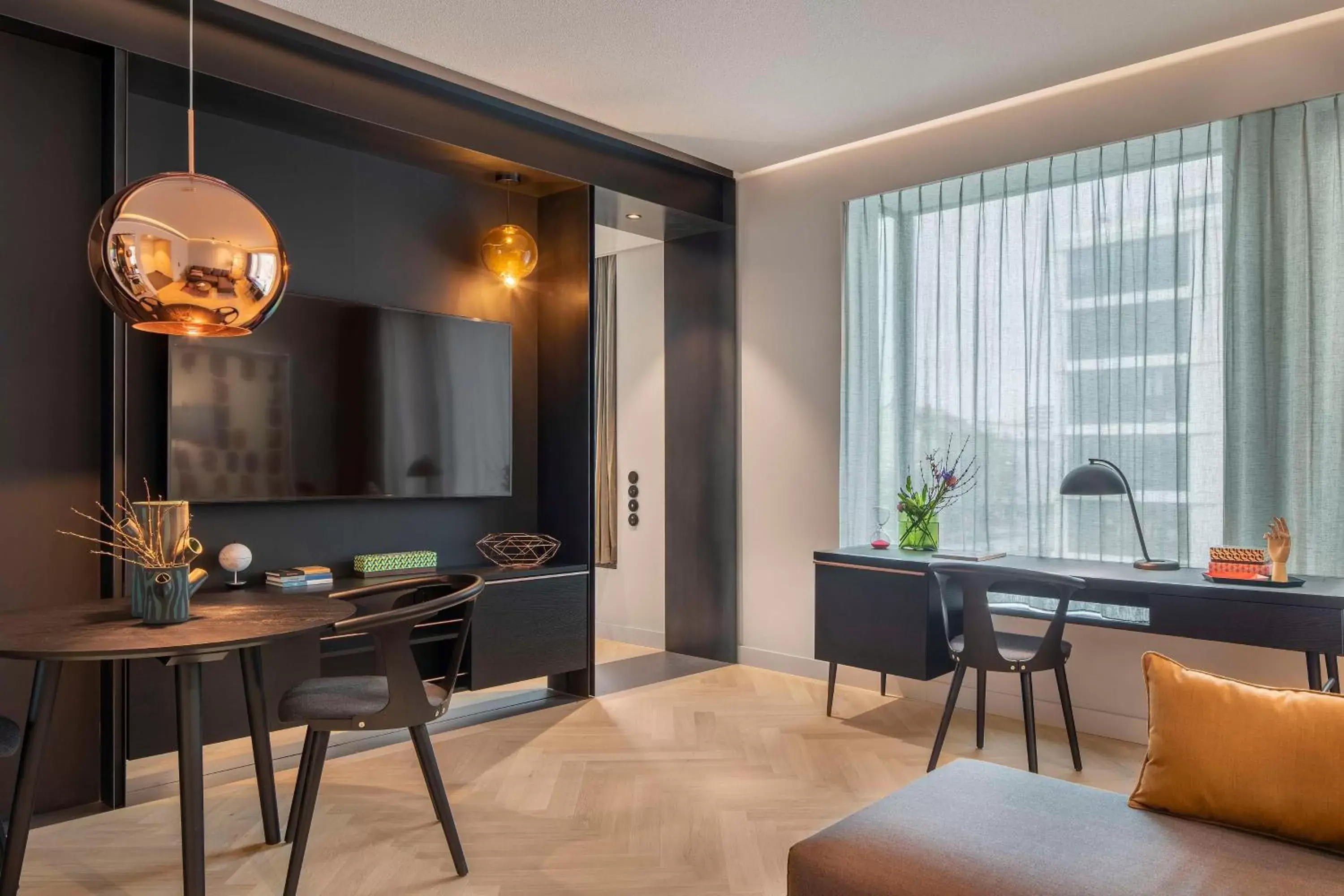 Photo of the whole room, Dining Area in Andaz Munich Schwabinger Tor - a concept by Hyatt