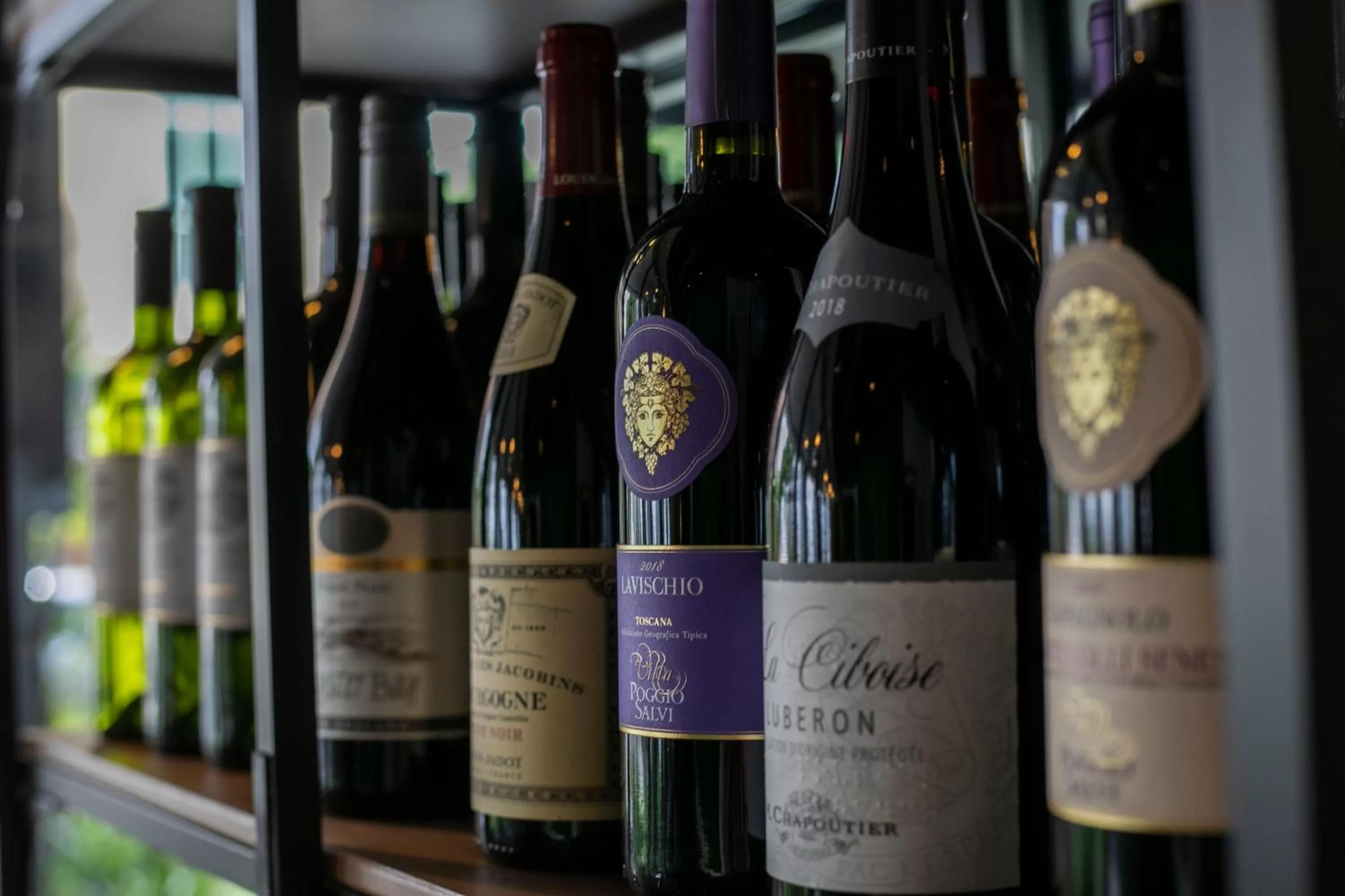 Restaurant/places to eat in Studio M Hotel