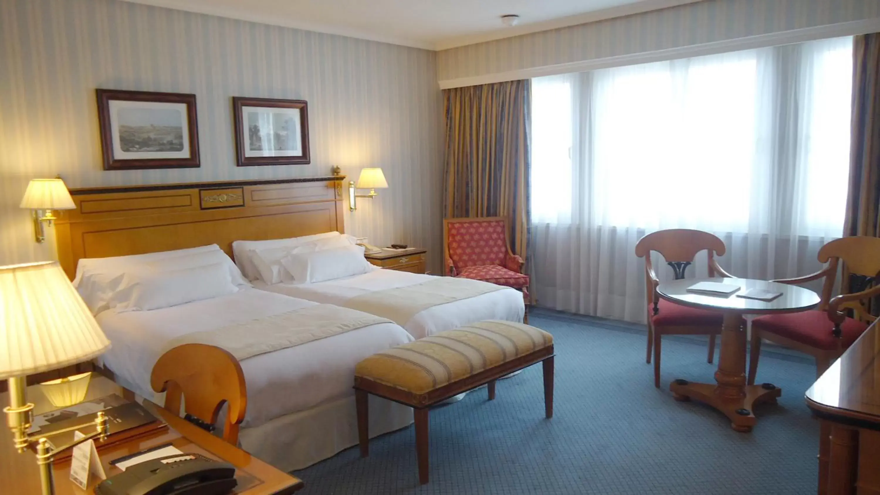 Photo of the whole room, Bed in Melia Castilla
