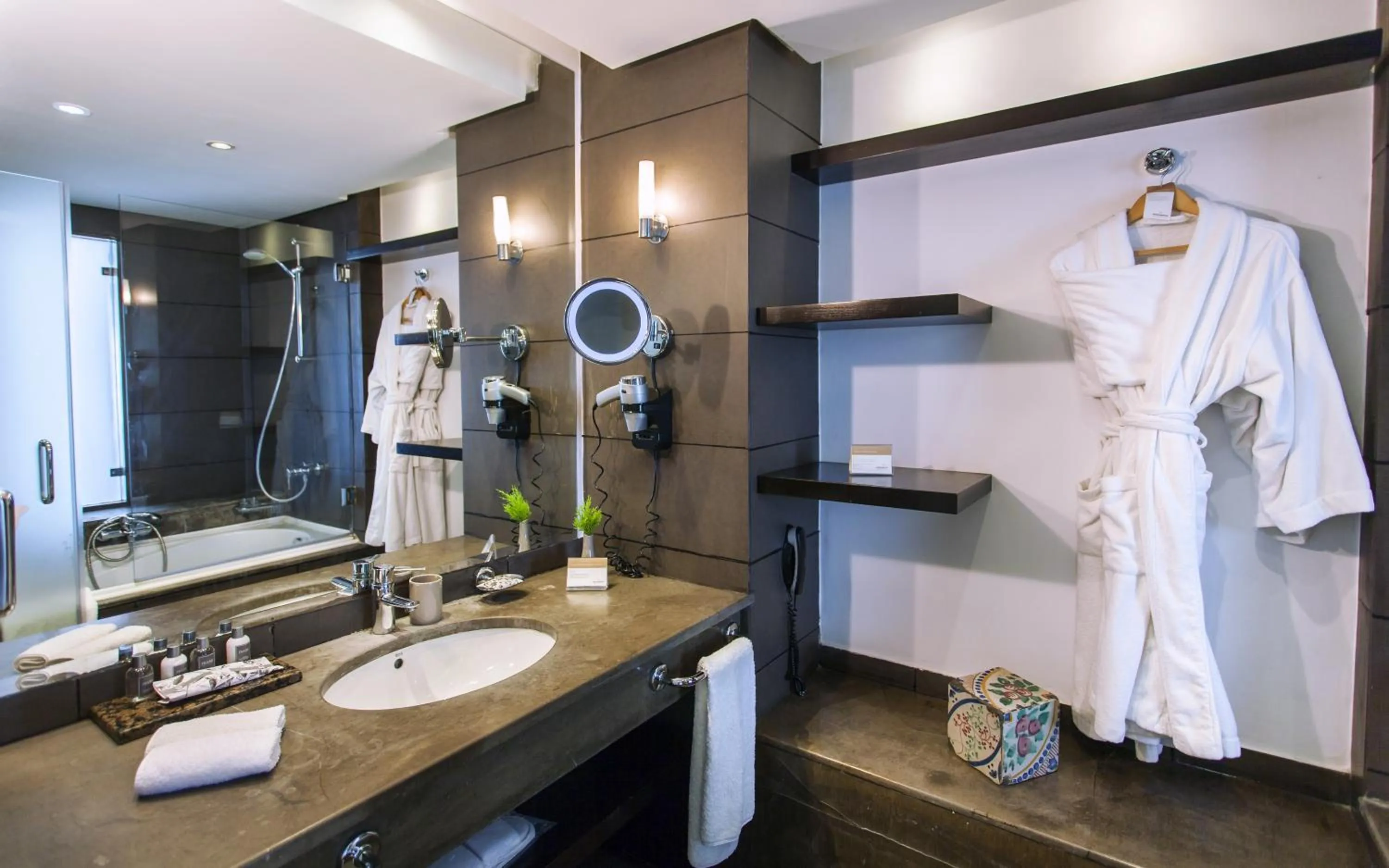 Bathroom in Mövenpick Hotel Gammarth Tunis