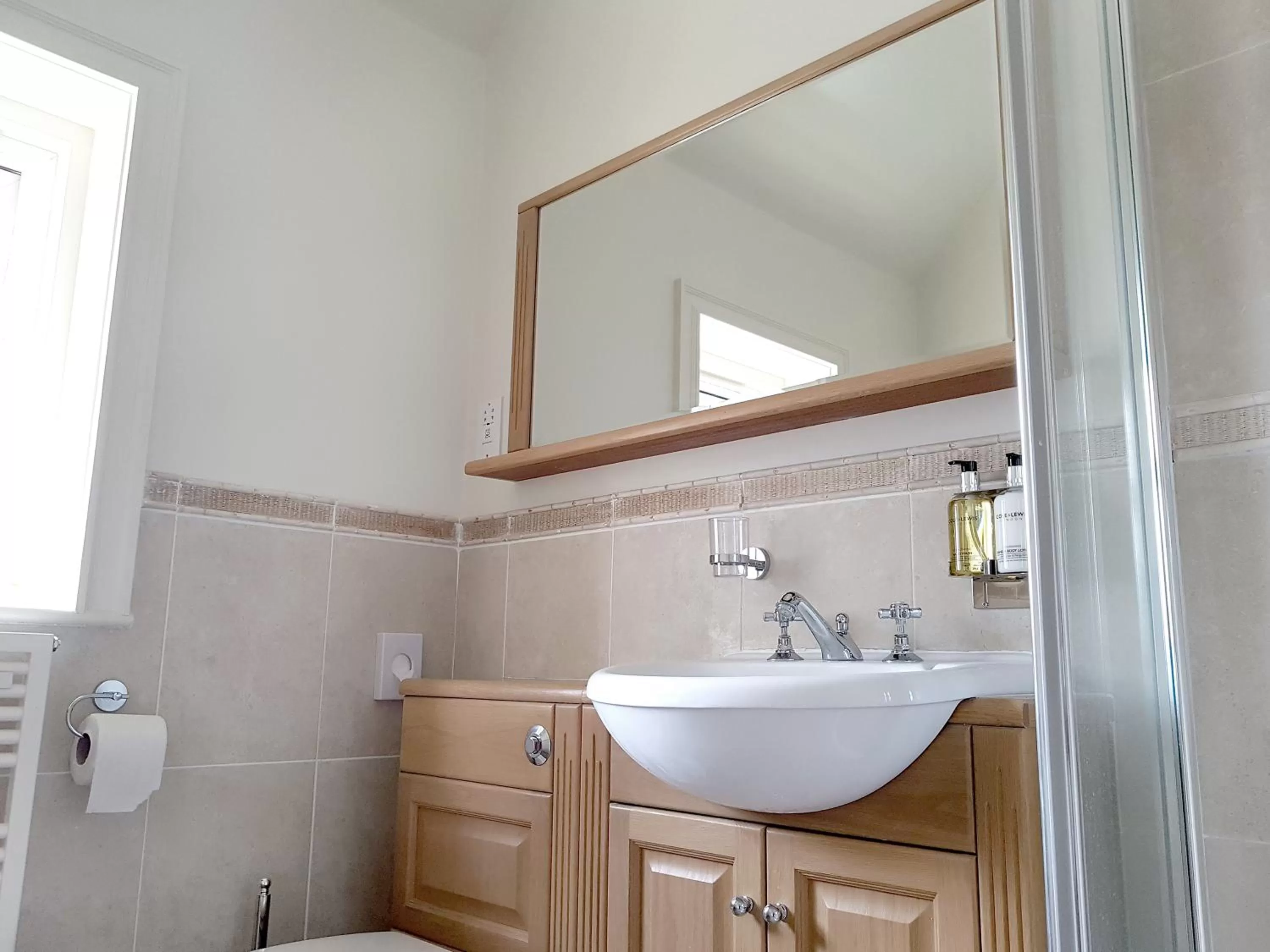 Shower in Wildwood B&B