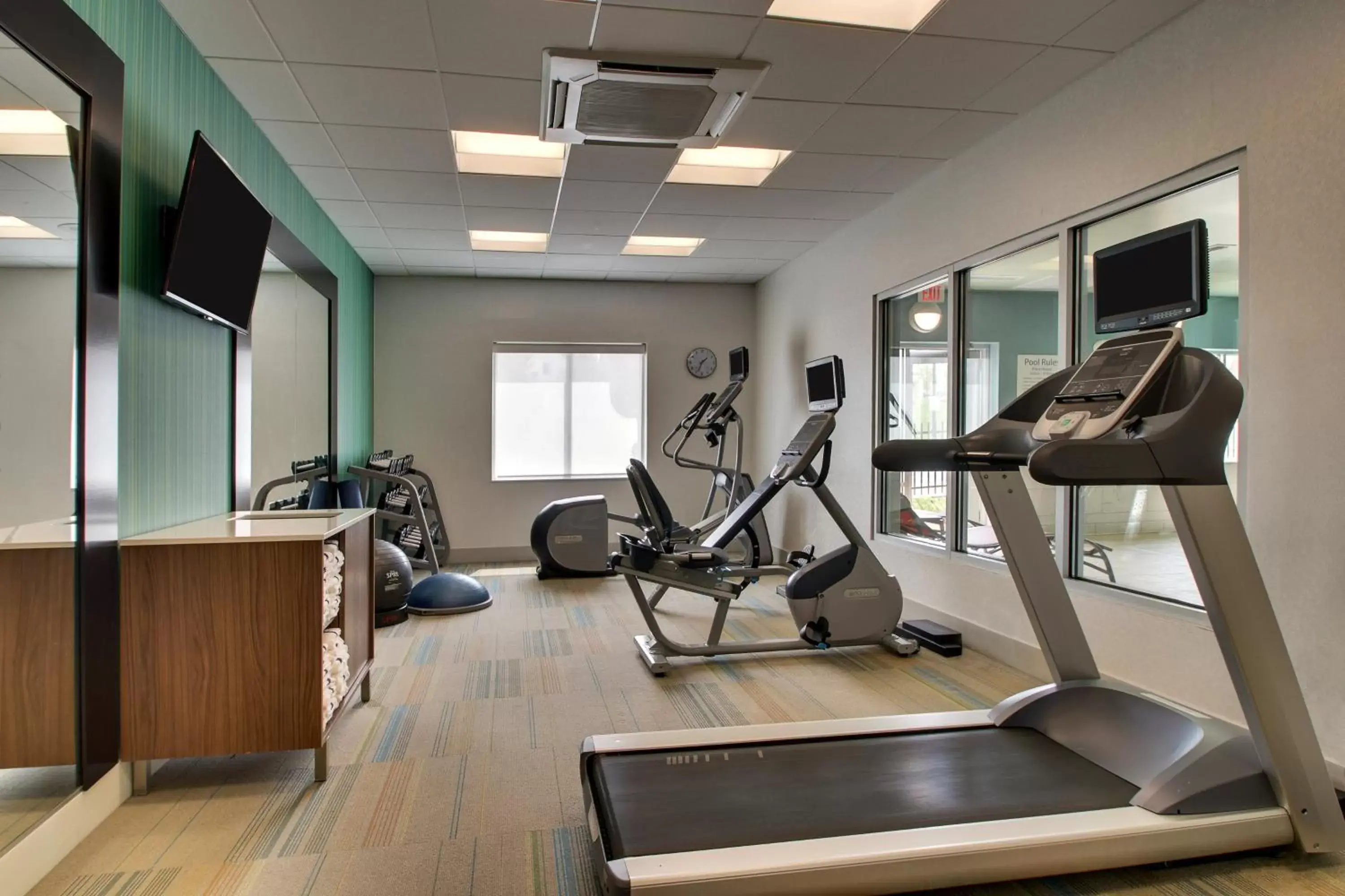 Spa and wellness centre/facilities, Fitness Center/Facilities in Holiday Inn Express & Suites Lancaster East - Strasburg, an IHG Hotel