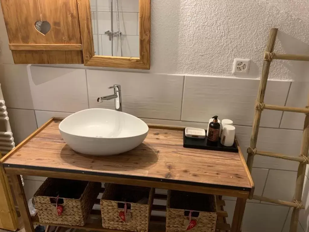 Bathroom in Jägerstübli Grindelwald