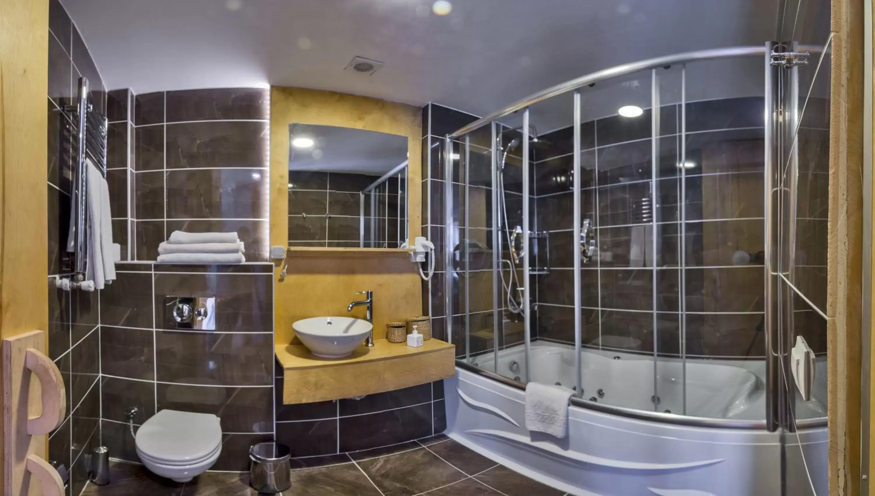 Shower, Bathroom in Hotel Next2