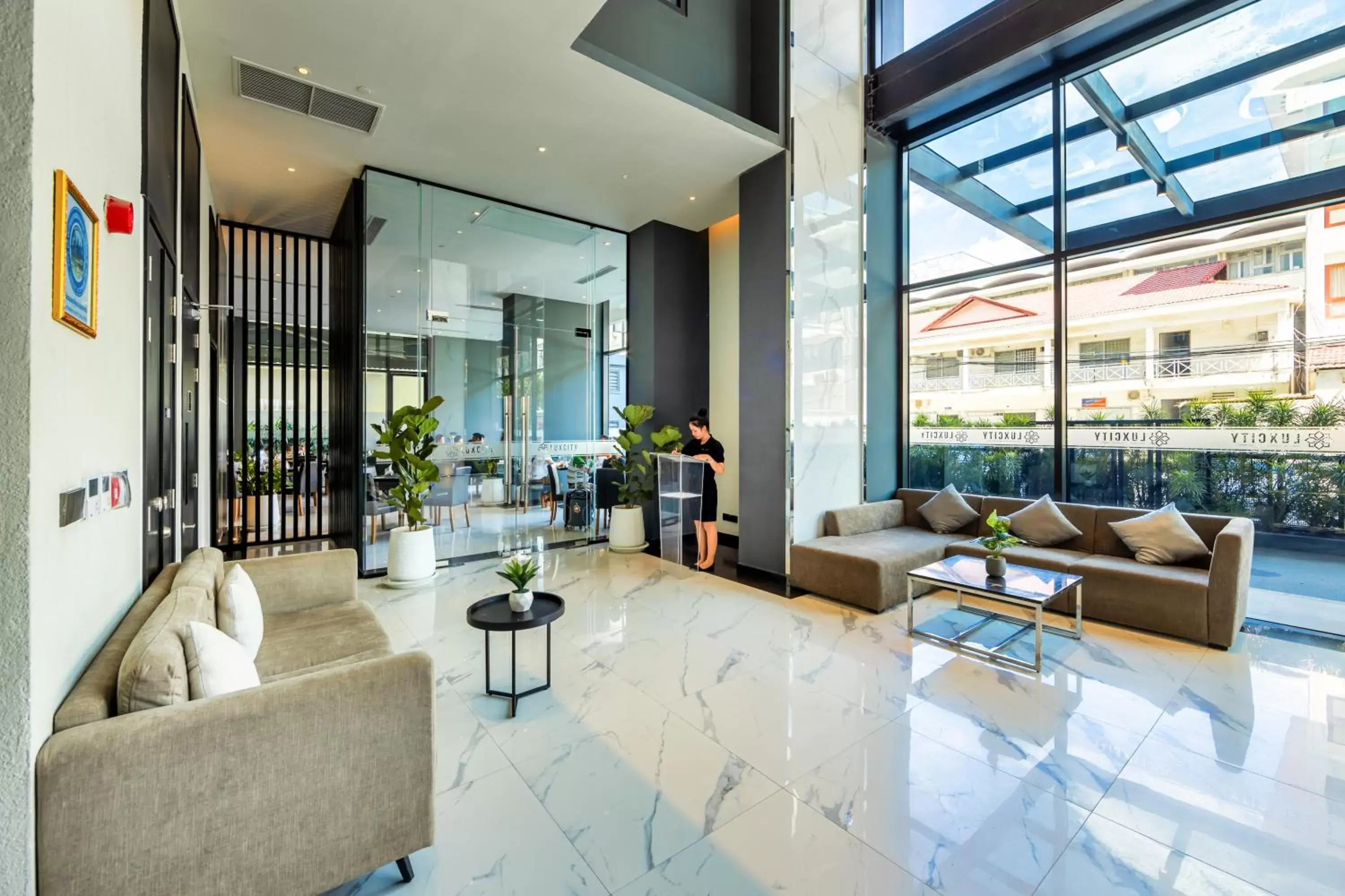 Lobby or reception, Seating Area in Luxcity Hotel & Apartment