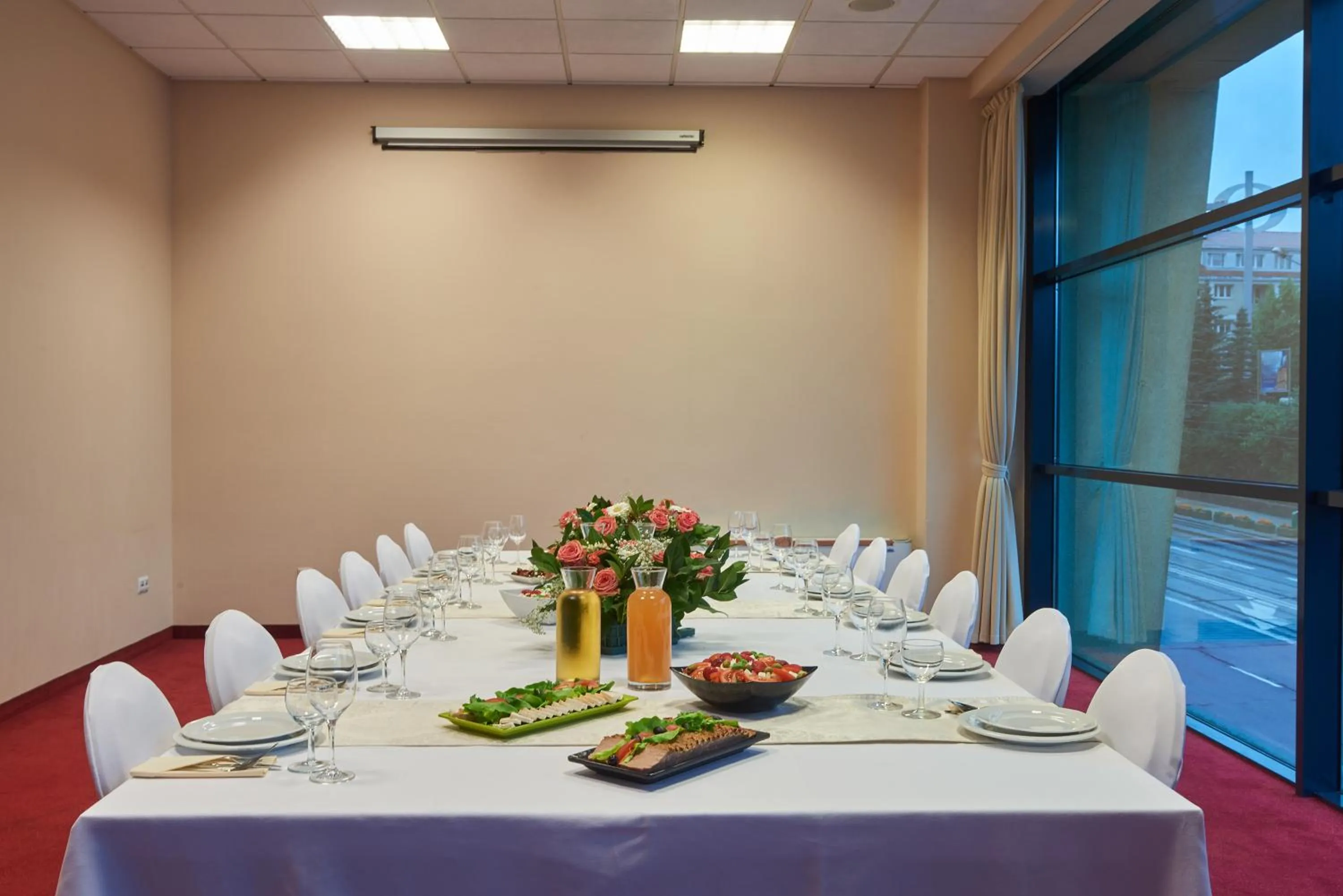 Restaurant/places to eat in Campanile Hotel Szczecin