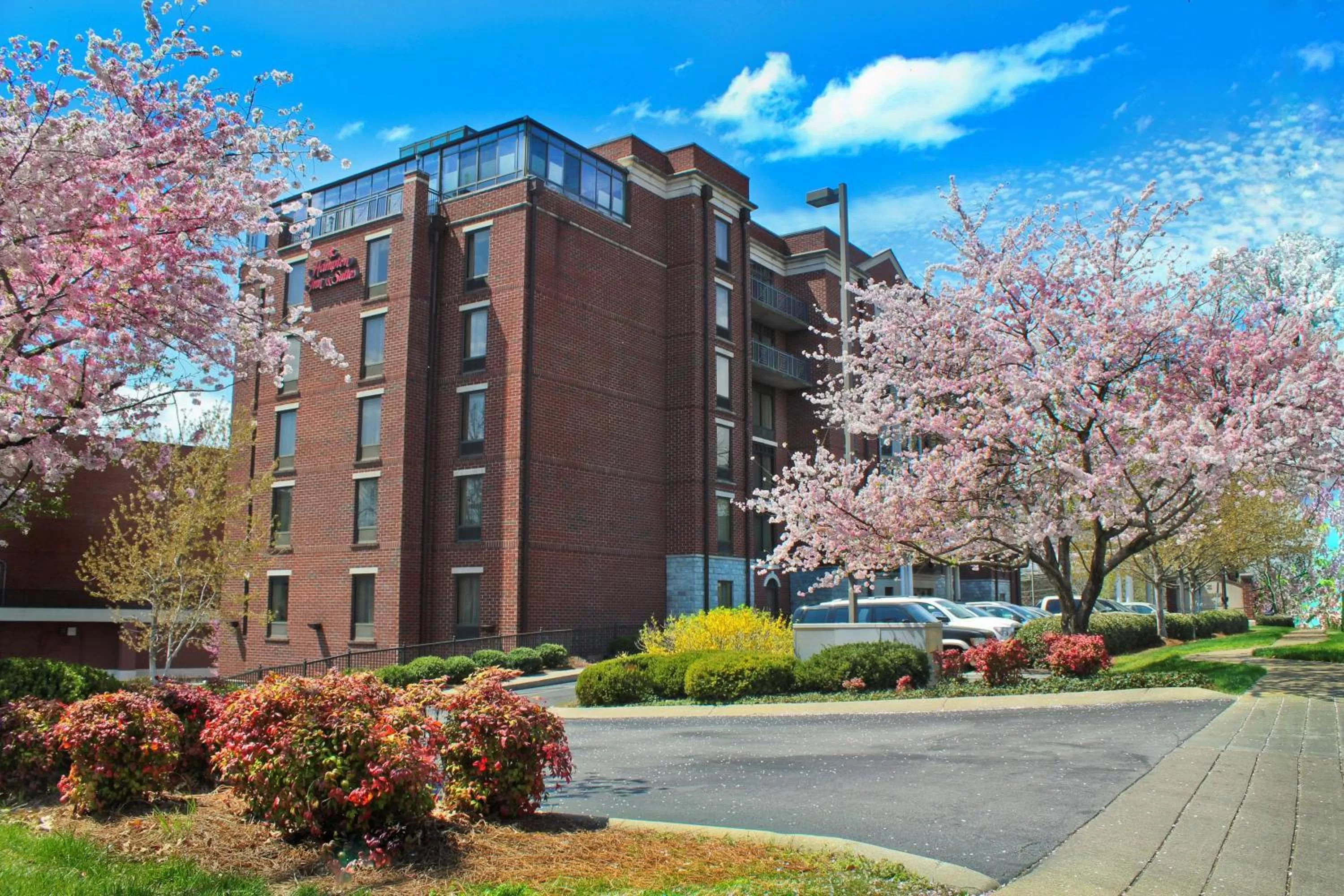 Property building in Hampton Inn & Suites Nashville-Green Hills