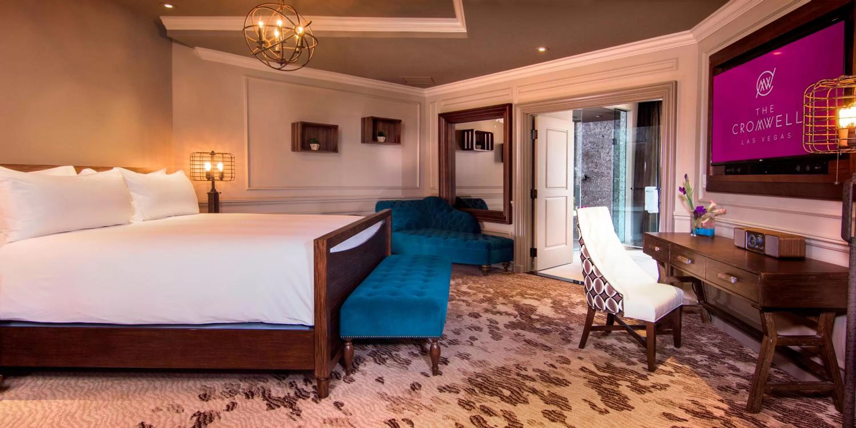 Photo of the whole room, Bed in The Cromwell, A Caesars Destination