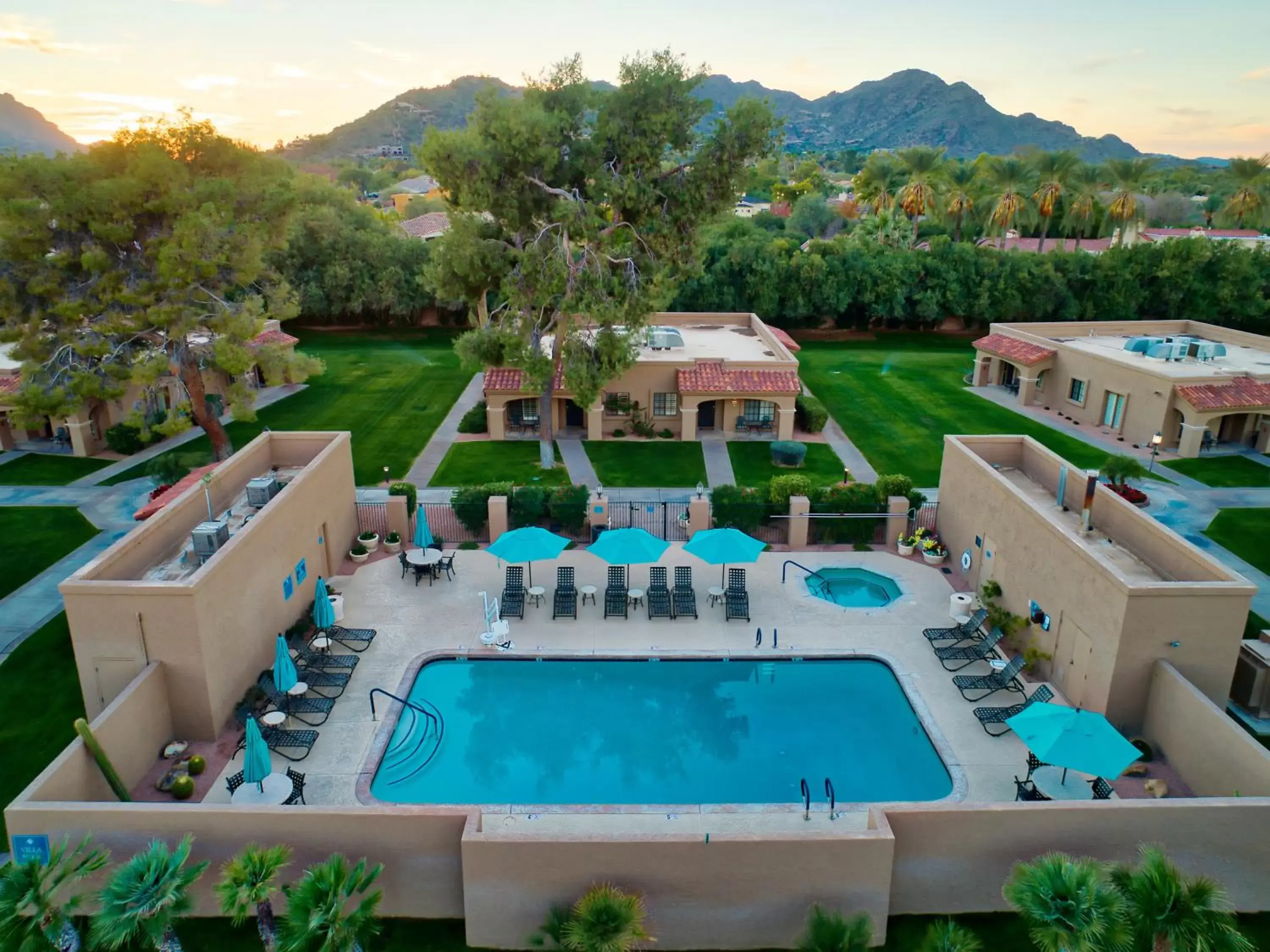 Swimming pool, Pool View in The Scottsdale Plaza Resort & Villas