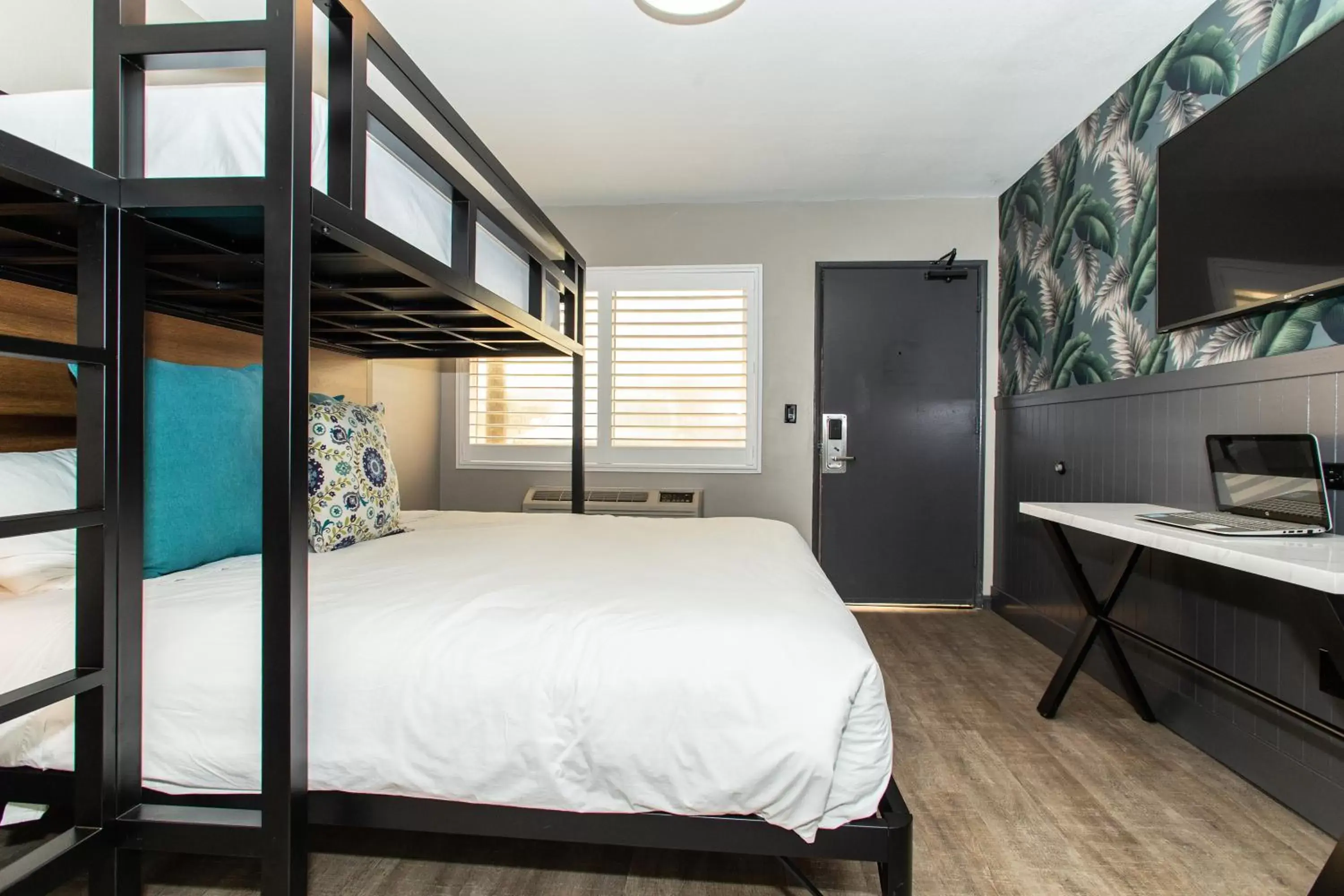 Bedroom in Magnolia Tree Hotel-Maingate/Anaheim Convention Center