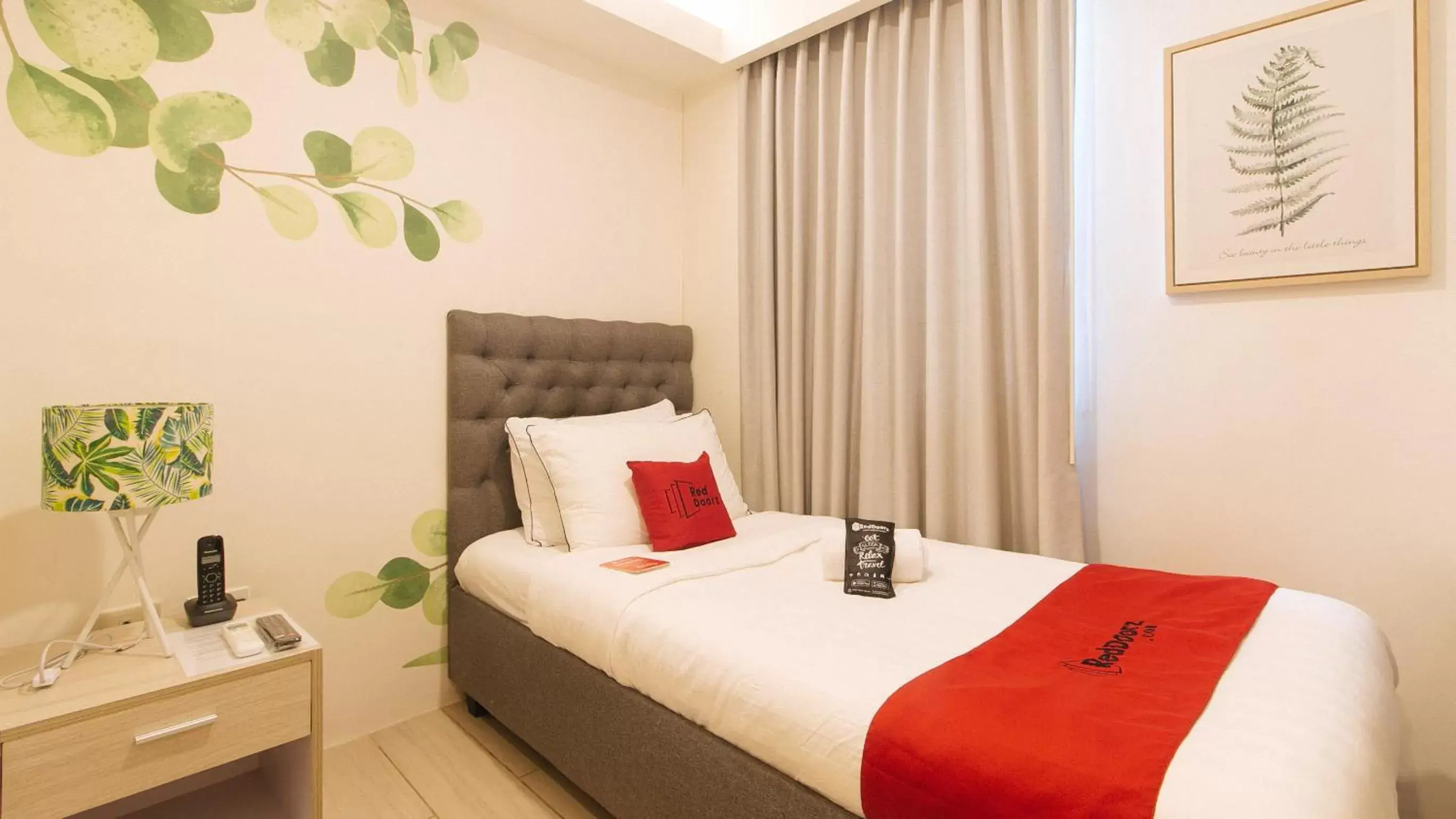 Photo of the whole room, Bed in RedDoorz Plus at La Belle Residences Makati City Photo of the whole room, Bed in RedDoorz Plus at La Belle Residences Makati City