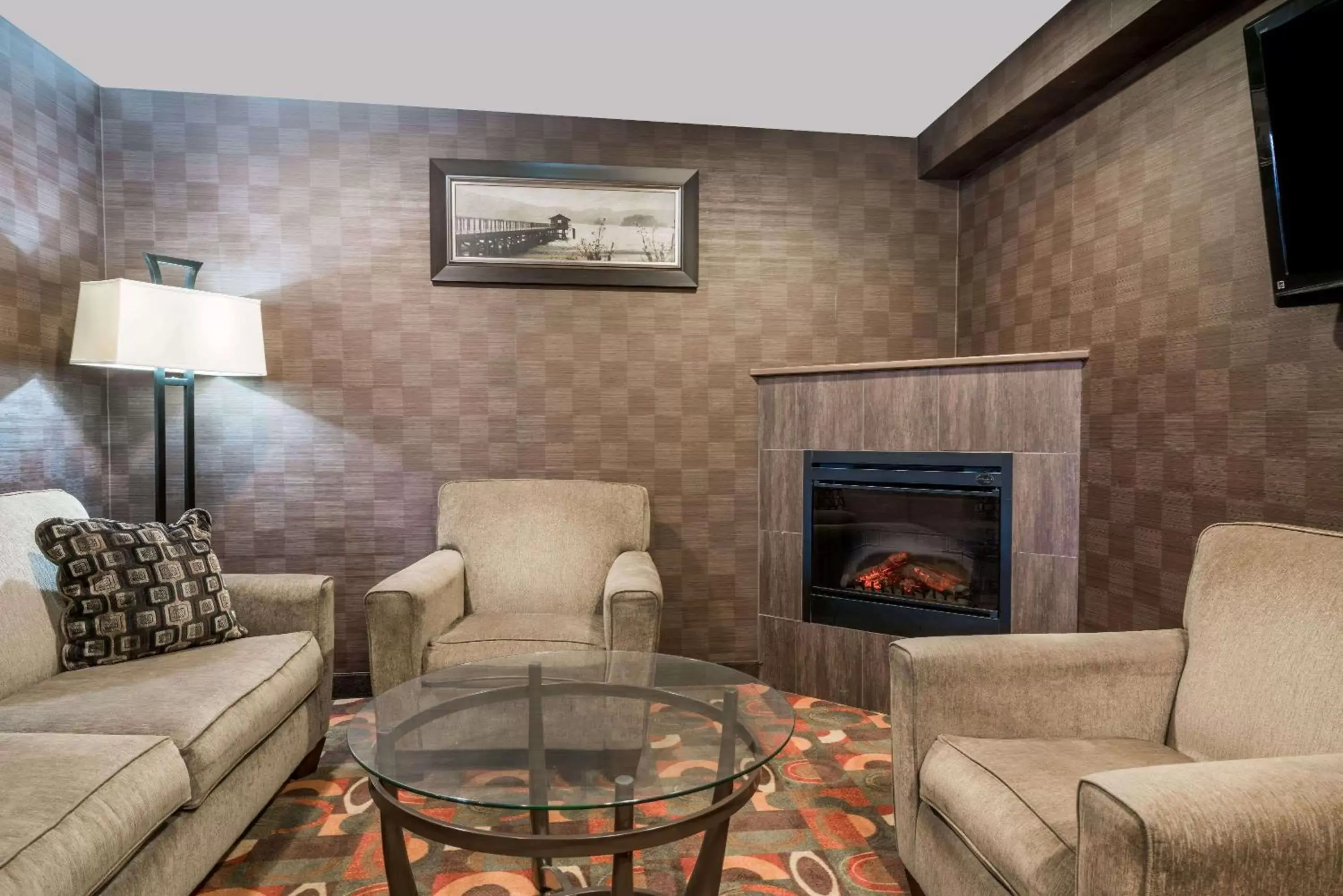 Lobby or reception, Seating Area in Baymont by Wyndham Eau Claire WI