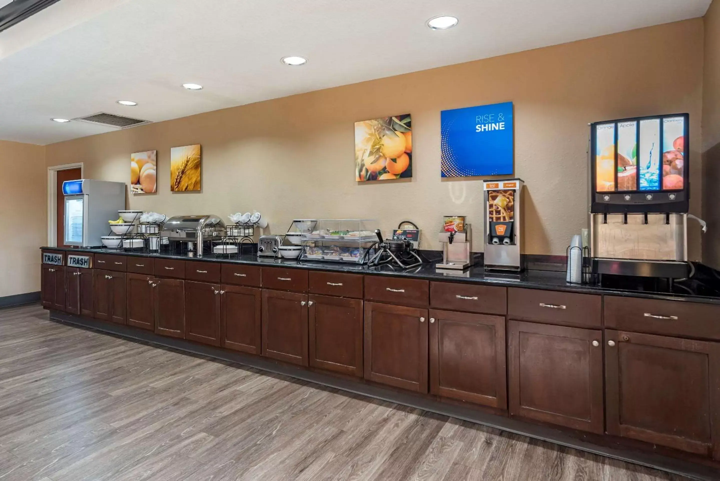 Restaurant/Places to Eat in Comfort Inn & Suites Clinton